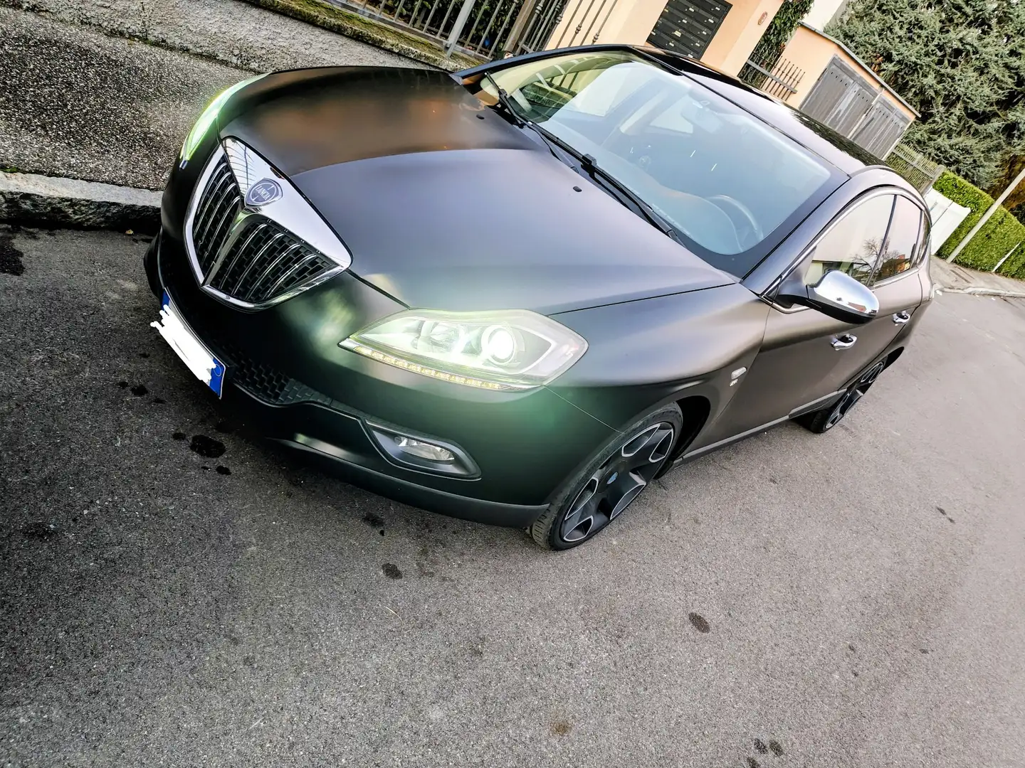 Lancia Delta 1.8 di tjt Hard Black 200cv sportronic - 1