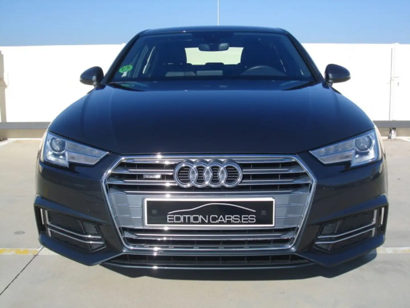 Audi A4 2.0 tdi sport s line 150cv Grijs - 2
