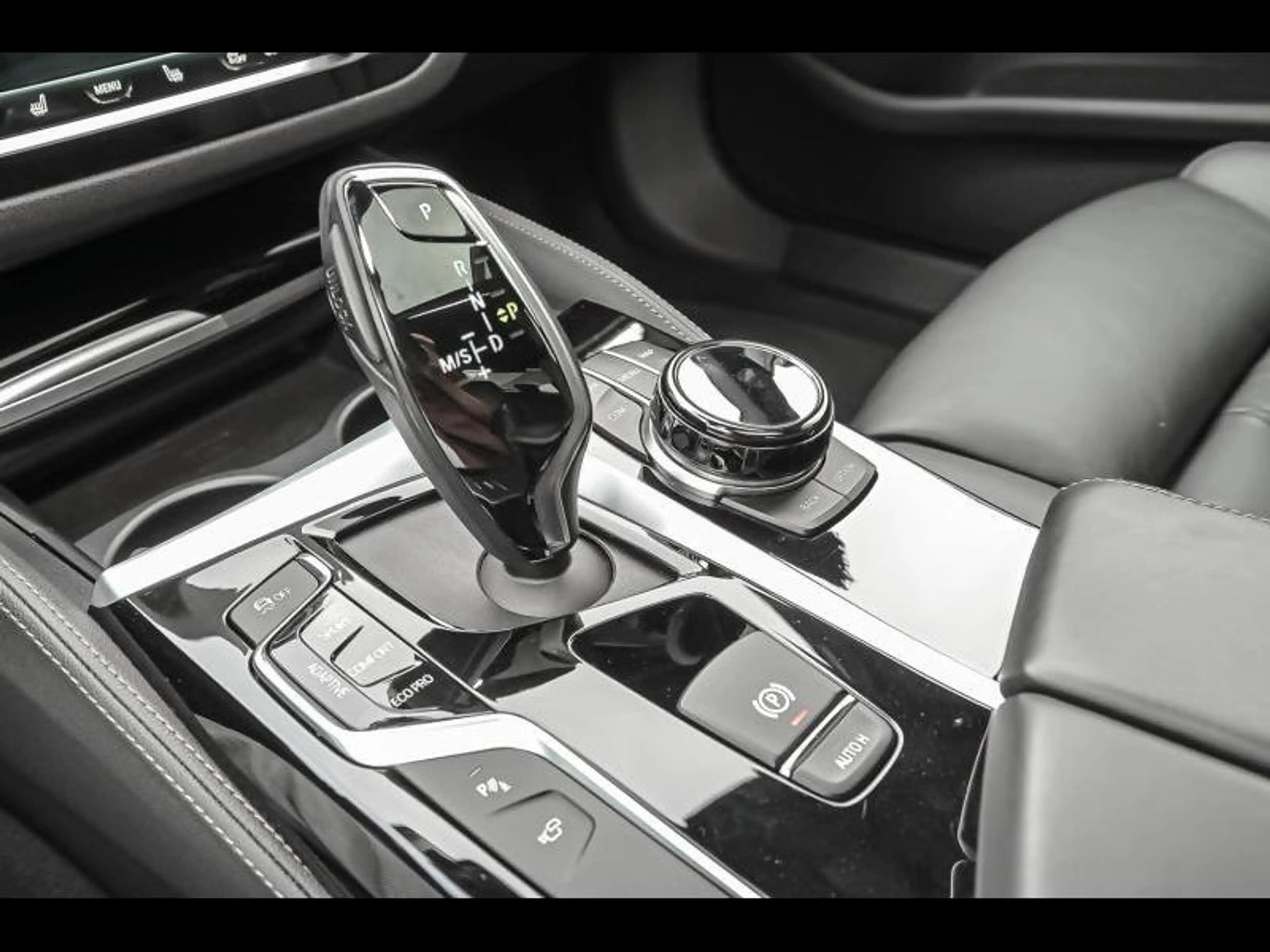 BMW M550 i Berline — photo 11