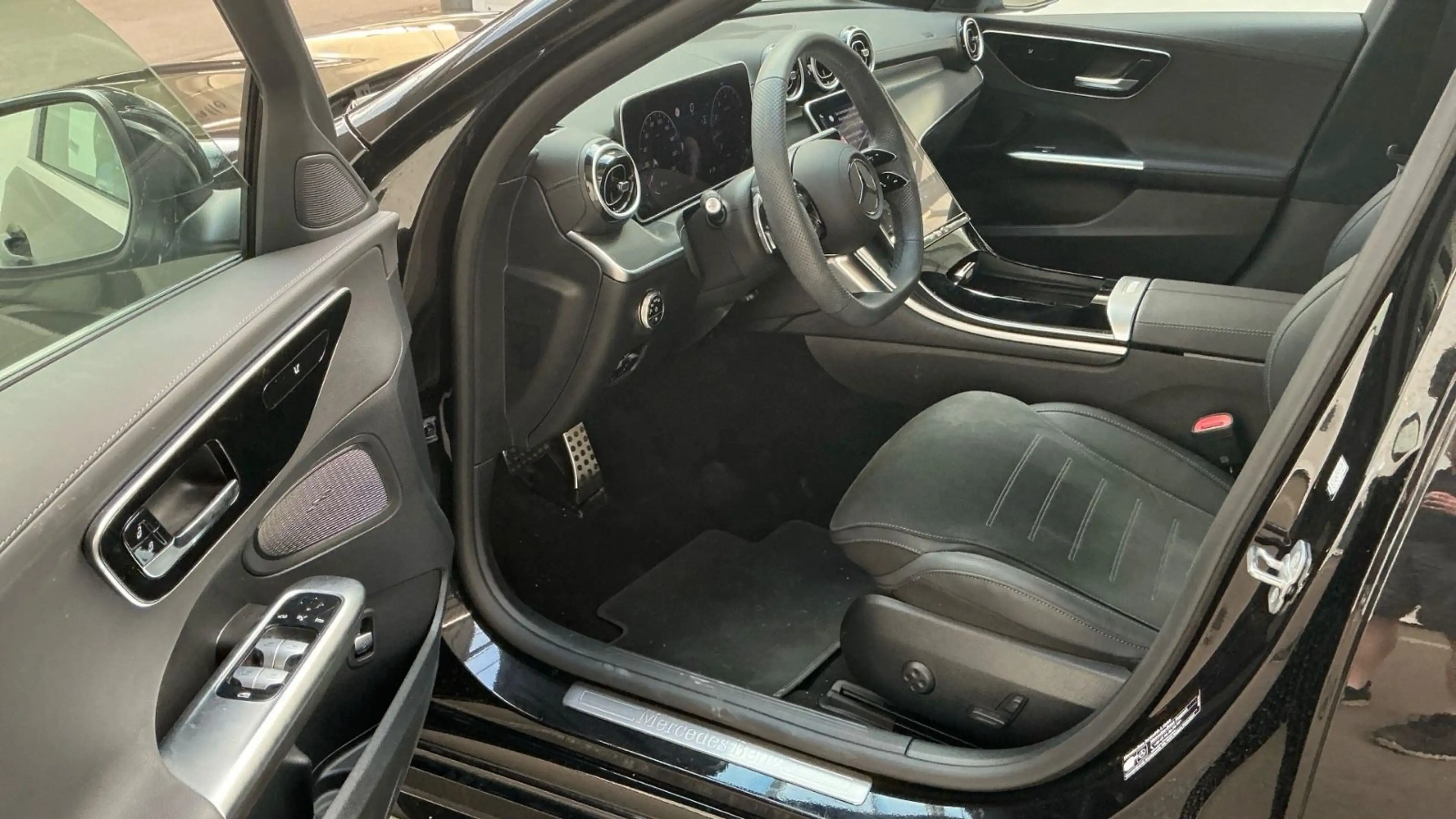 Mercedes-Benz C 180 Lim. AMG LINE-9G-TR-360°CAM-DIGITAL LIGHT- — photo 11