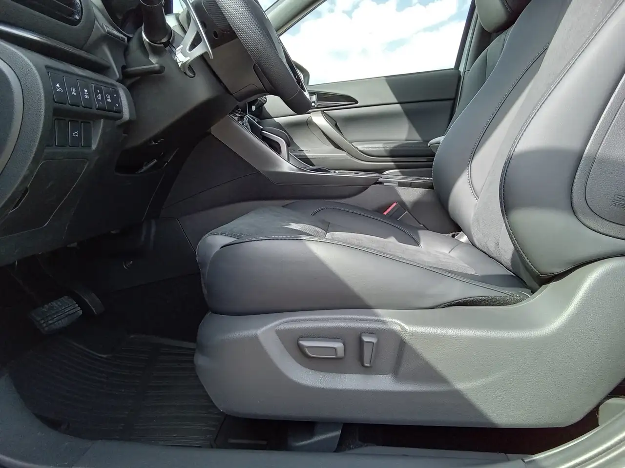 Mitsubishi Eclipse Cross photo Mitsubishi Eclipse Cross