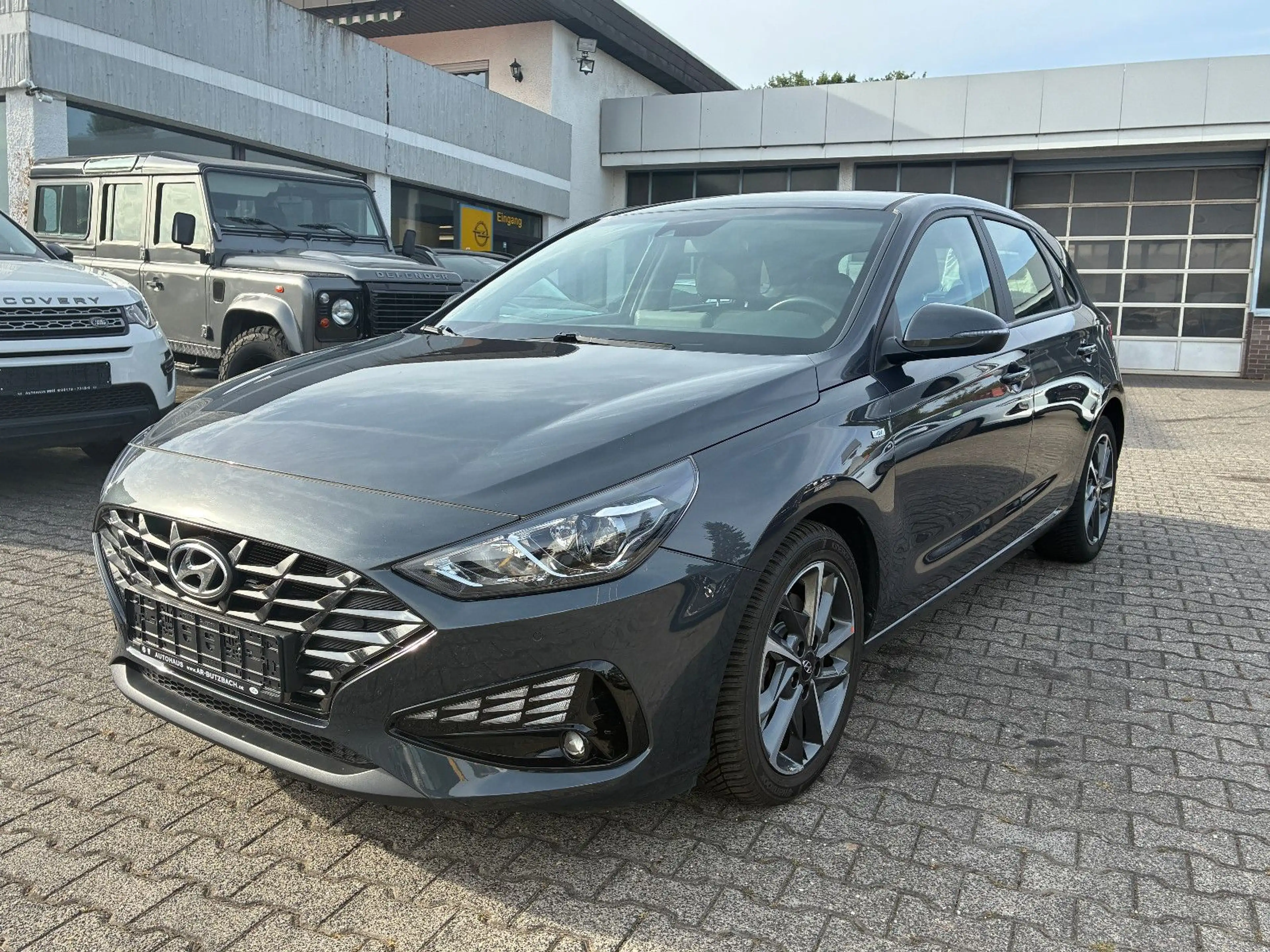 Hyundai i30 Limousine, Automatik, TÜV neu — photo 3