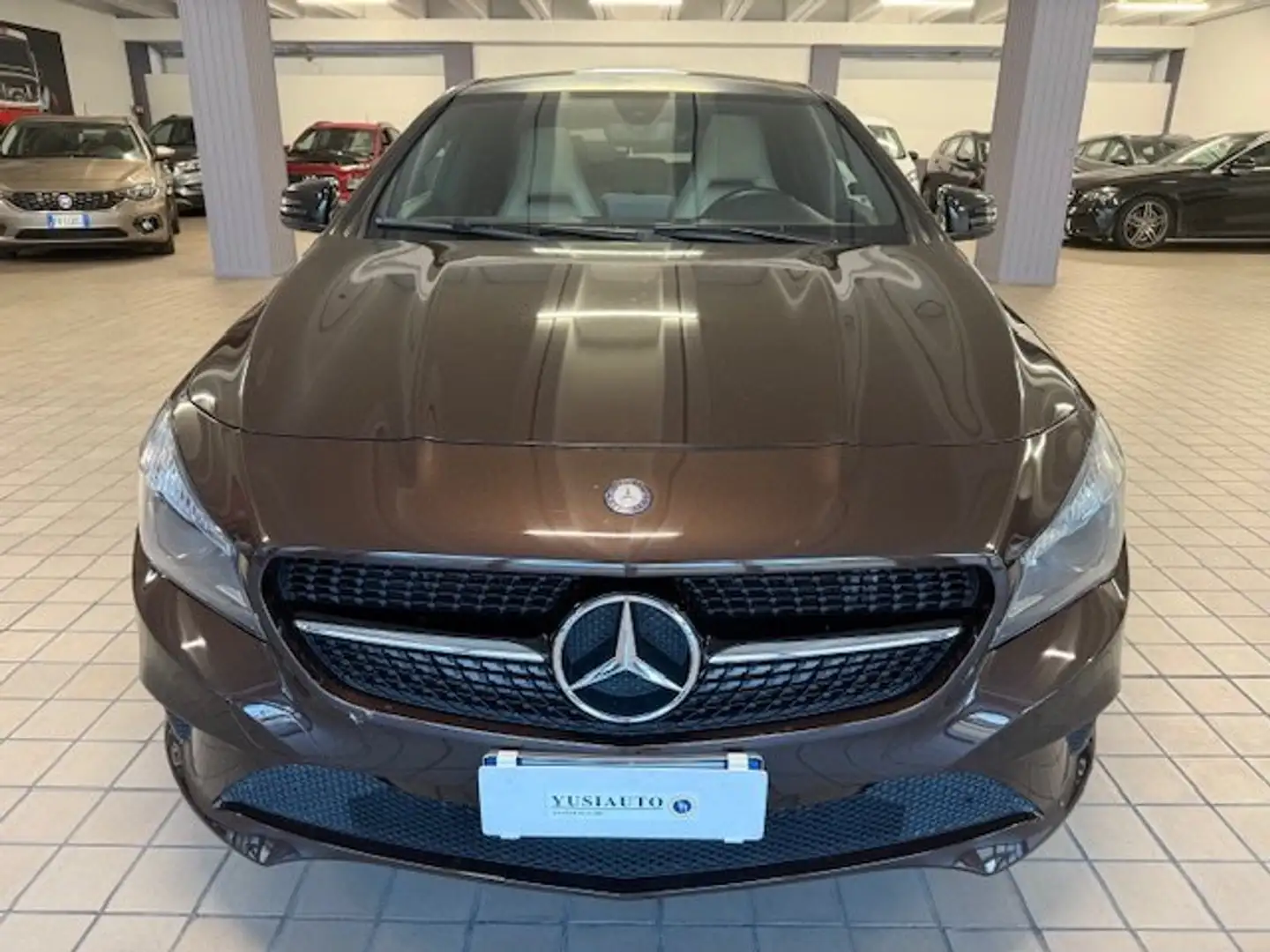 Mercedes-Benz CLA 200 CLA Shooting Brake d Premium Dark Night auto Marrone - 2