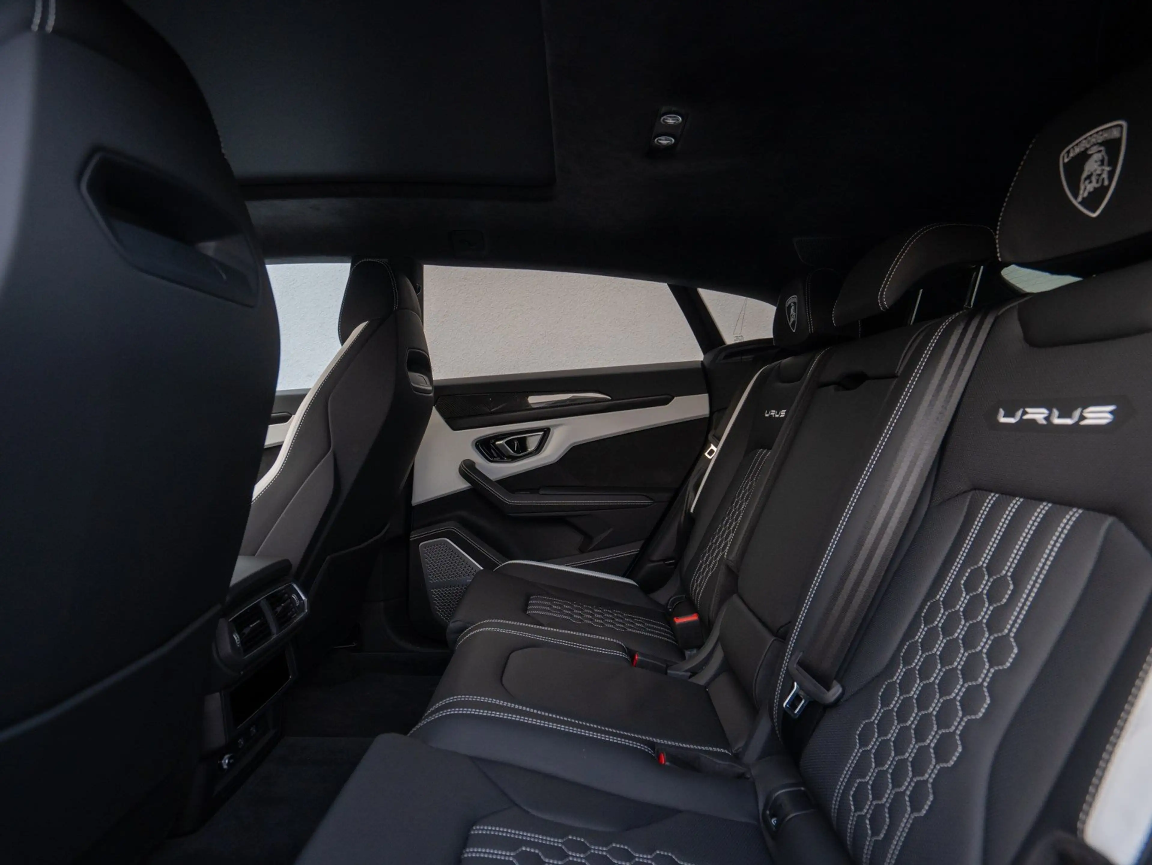Lamborghini Urus S 23" B&O PANO MASSAGE PARK-ASSIST ADP — photo 11