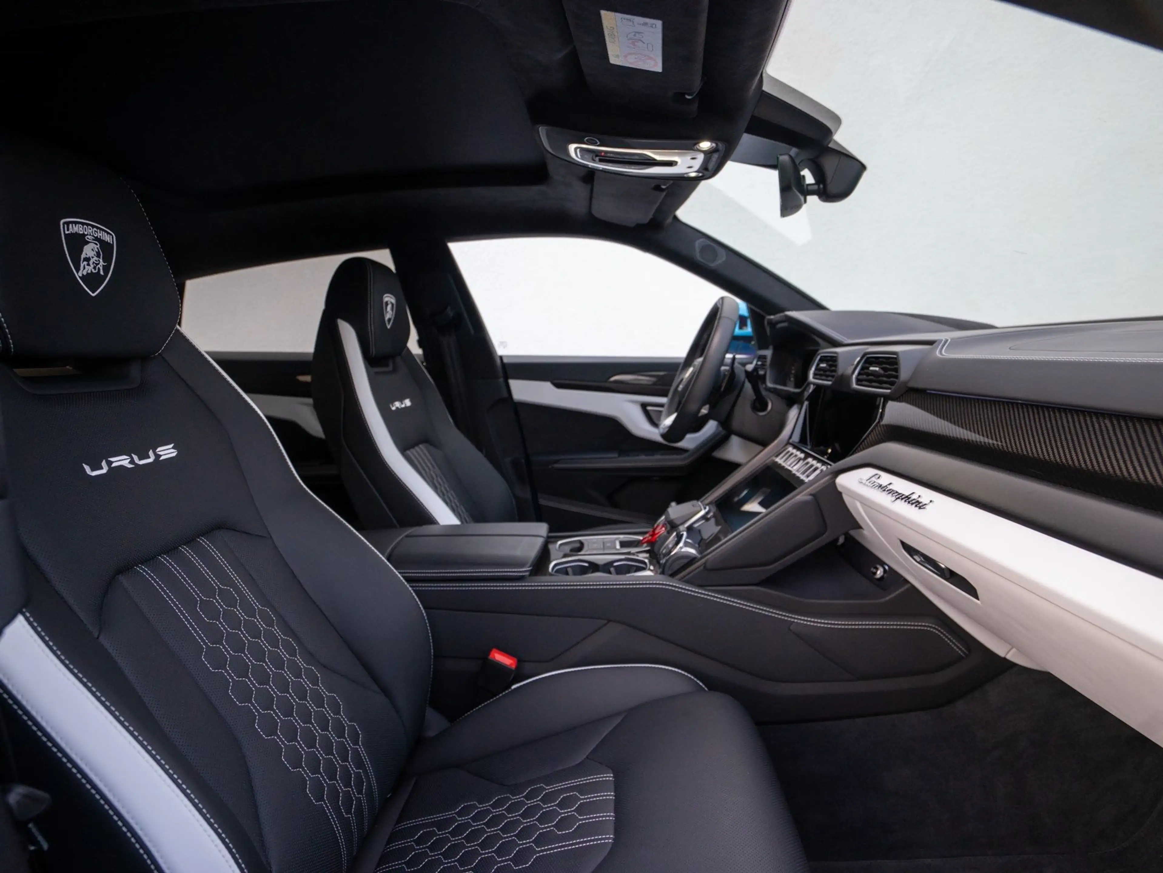 Lamborghini Urus S 23" B&O PANO MASSAGE PARK-ASSIST ADP — photo 9