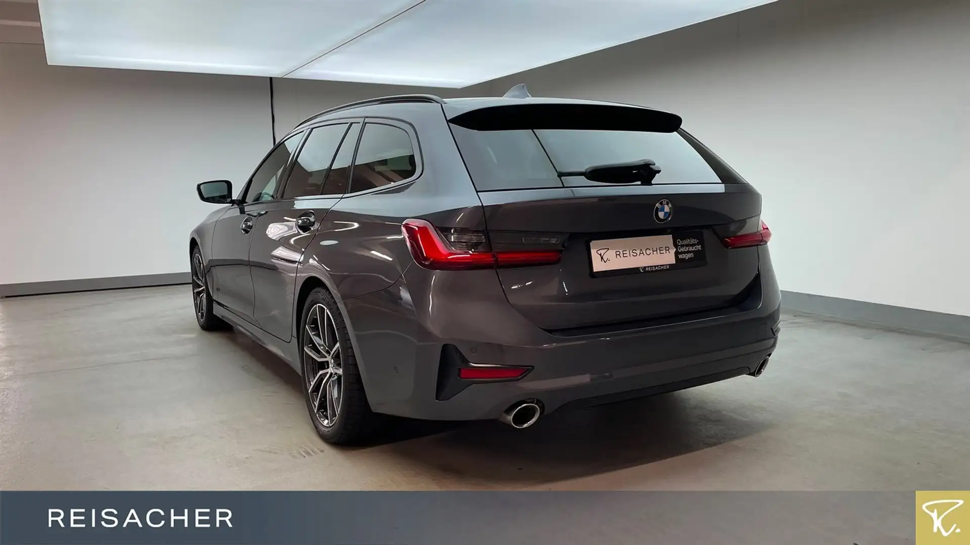 BMW 330 d A Tou Sport-Line,SAG,AHK,DAProf,LCProf,HUD Grau - 2