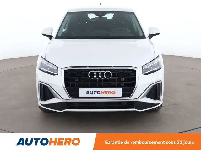 Audi Q2 view 9