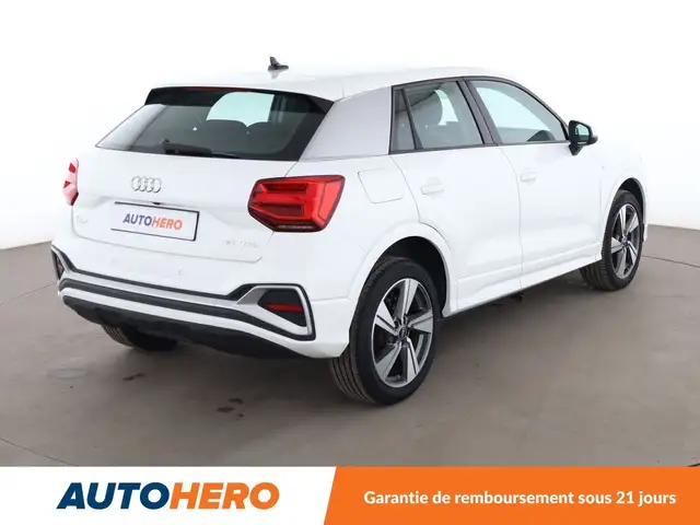 Audi Q2 view 6