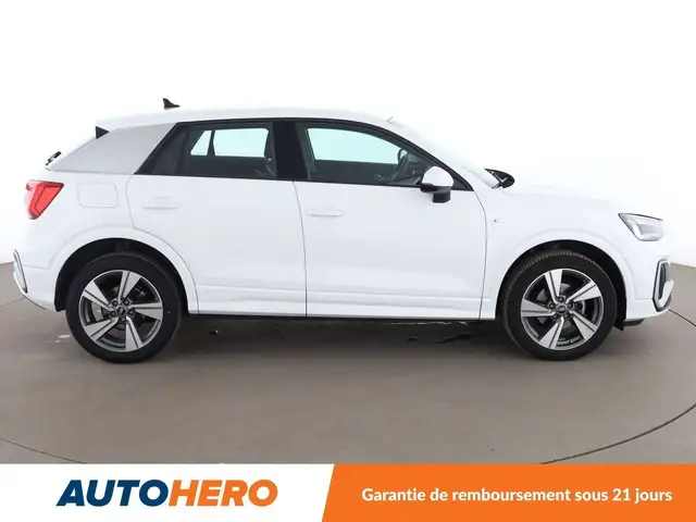 Audi Q2 view 7