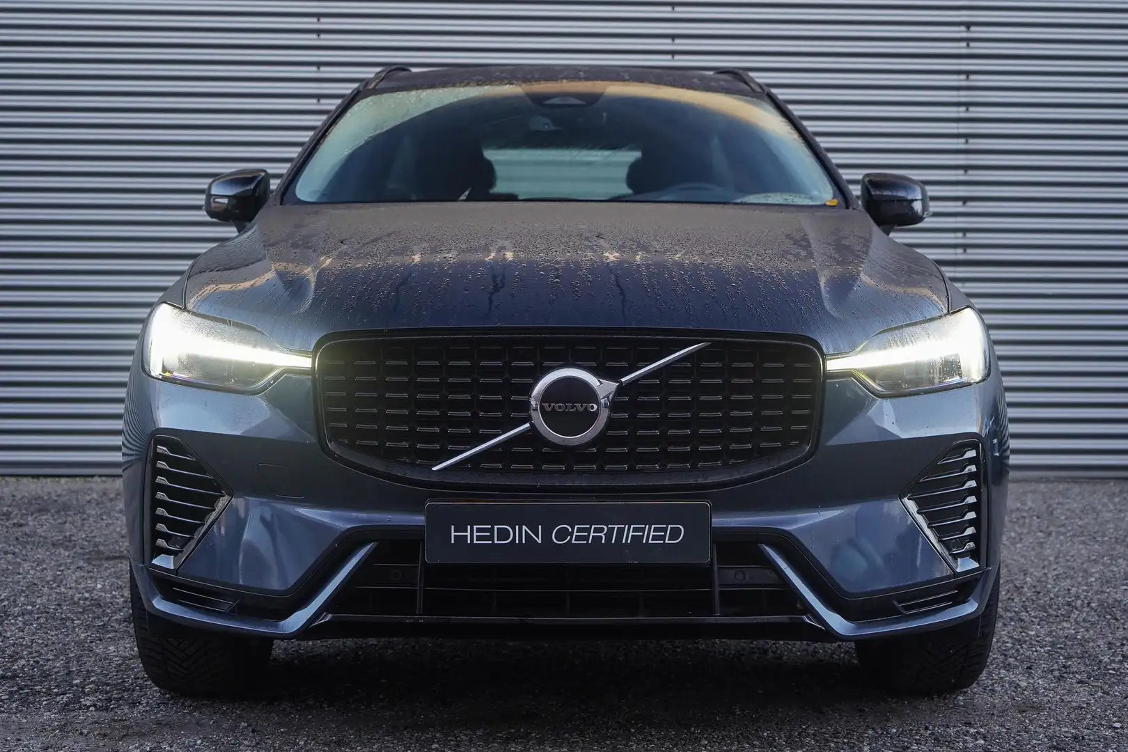Volvo XC60 T6 Plug-in hybrid AWD R-Design Blauw - 2