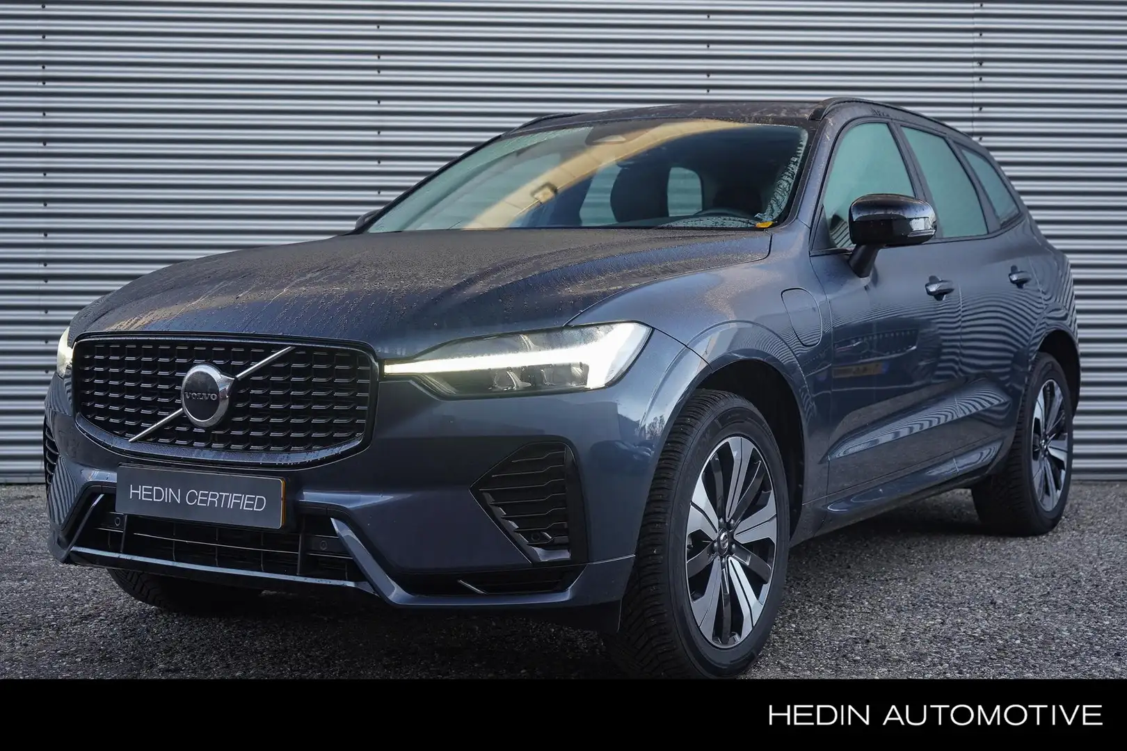Volvo XC60 T6 Plug-in hybrid AWD R-Design Blauw - 1