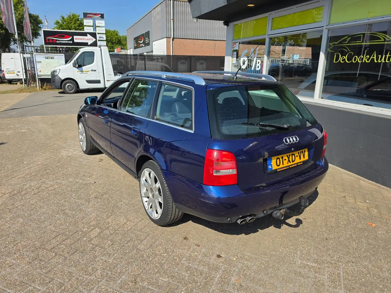 Audi A4 Avant 2.4 V6 quattro Advance/AUTOMAAT, foto 4