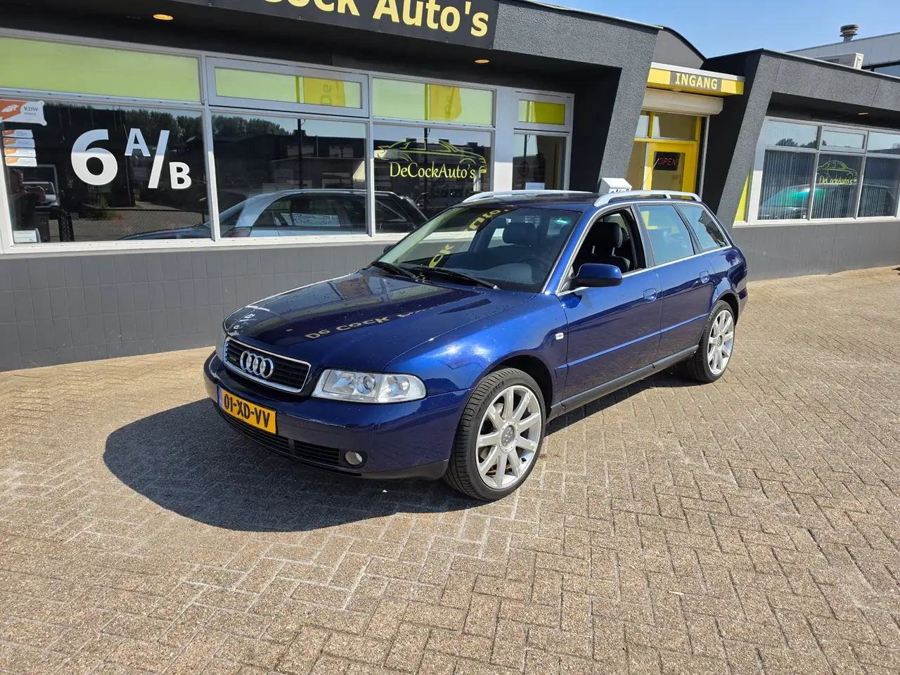 Audi A4 Avant 2.4 V6 quattro Advance/AUTOMAAT, foto 2