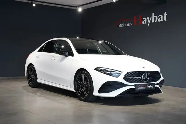 Mercedes-Benz A 200 Limousine AMG Night Pano Premium