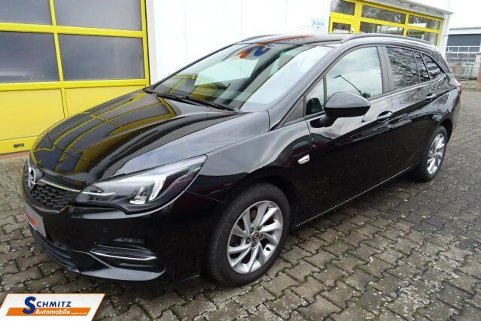 Opel Astra 1.2 Turbo Edition Navi/R-Cam/2xPDC/LED/AHK Schwarz - 2