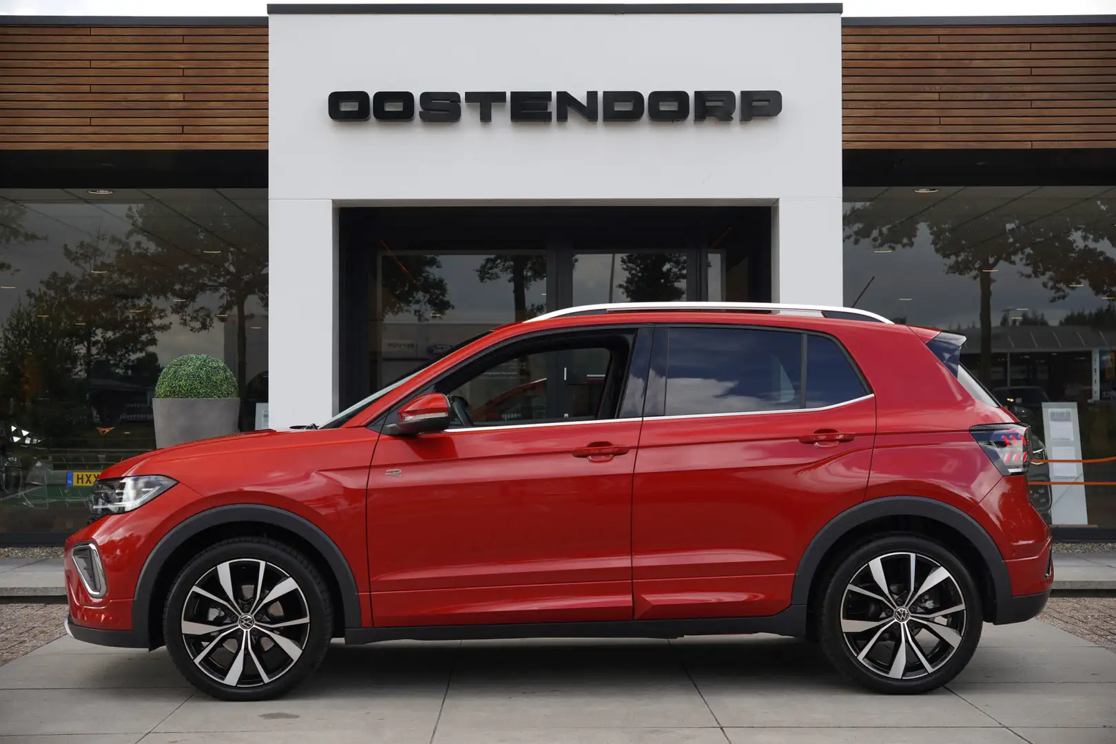 Volkswagen T-Cross 1.5TSI/150pk R-Line DSG Automaat|2024|LED|Trekhaak Rood - 1