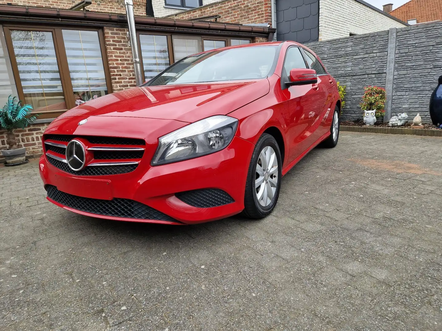 Mercedes-Benz A 180 BE Edition Rouge - 2