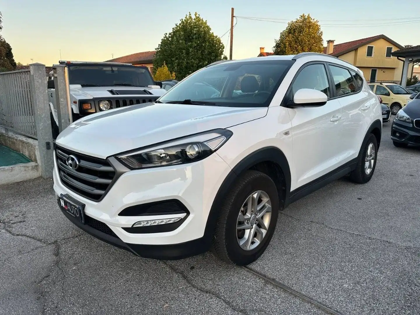 Hyundai TUCSON 1.7 CRDi Classic Weiß - 1