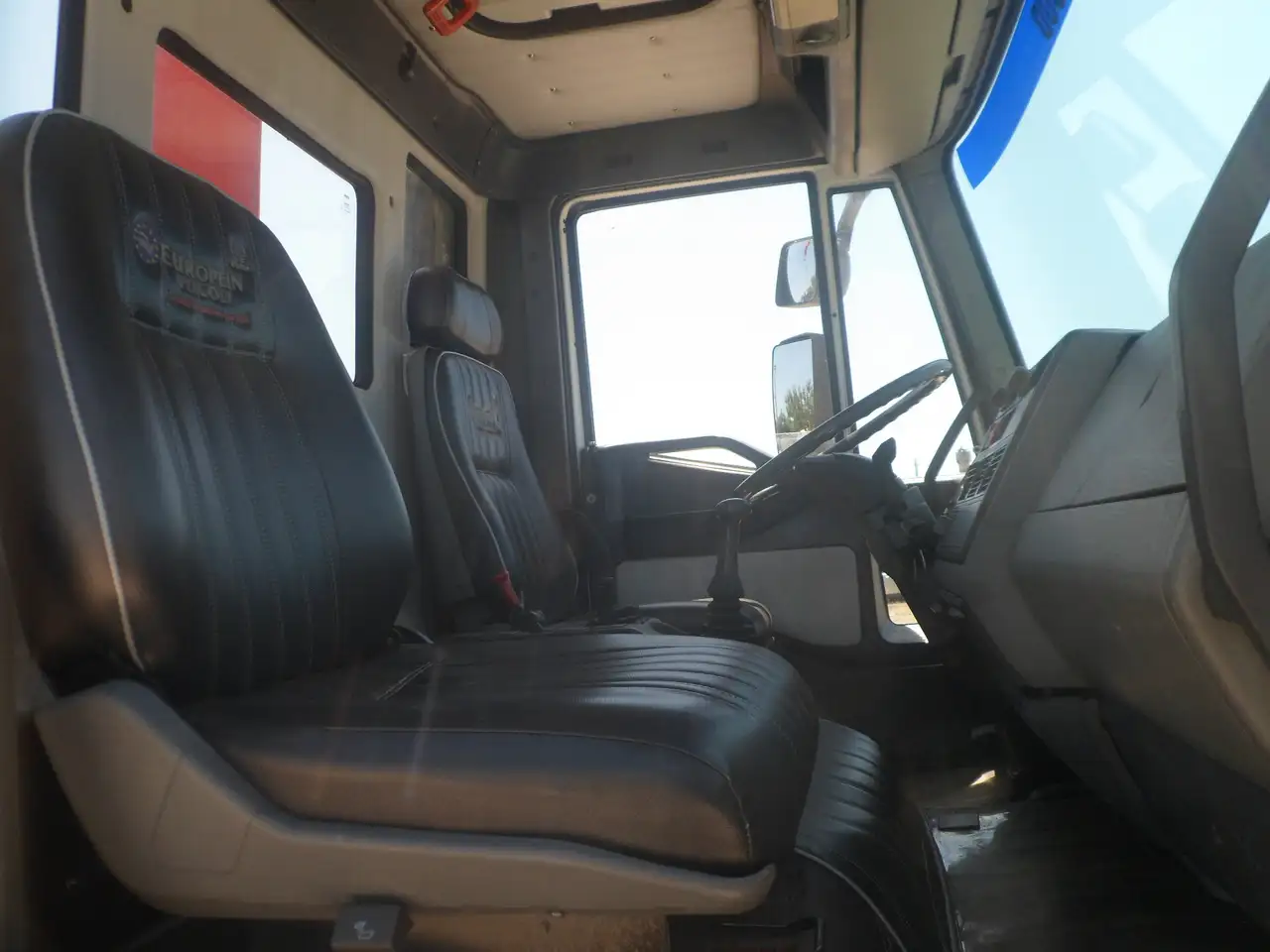 Iveco eurocargo 150e23 ribaltabile con gru, foto 12