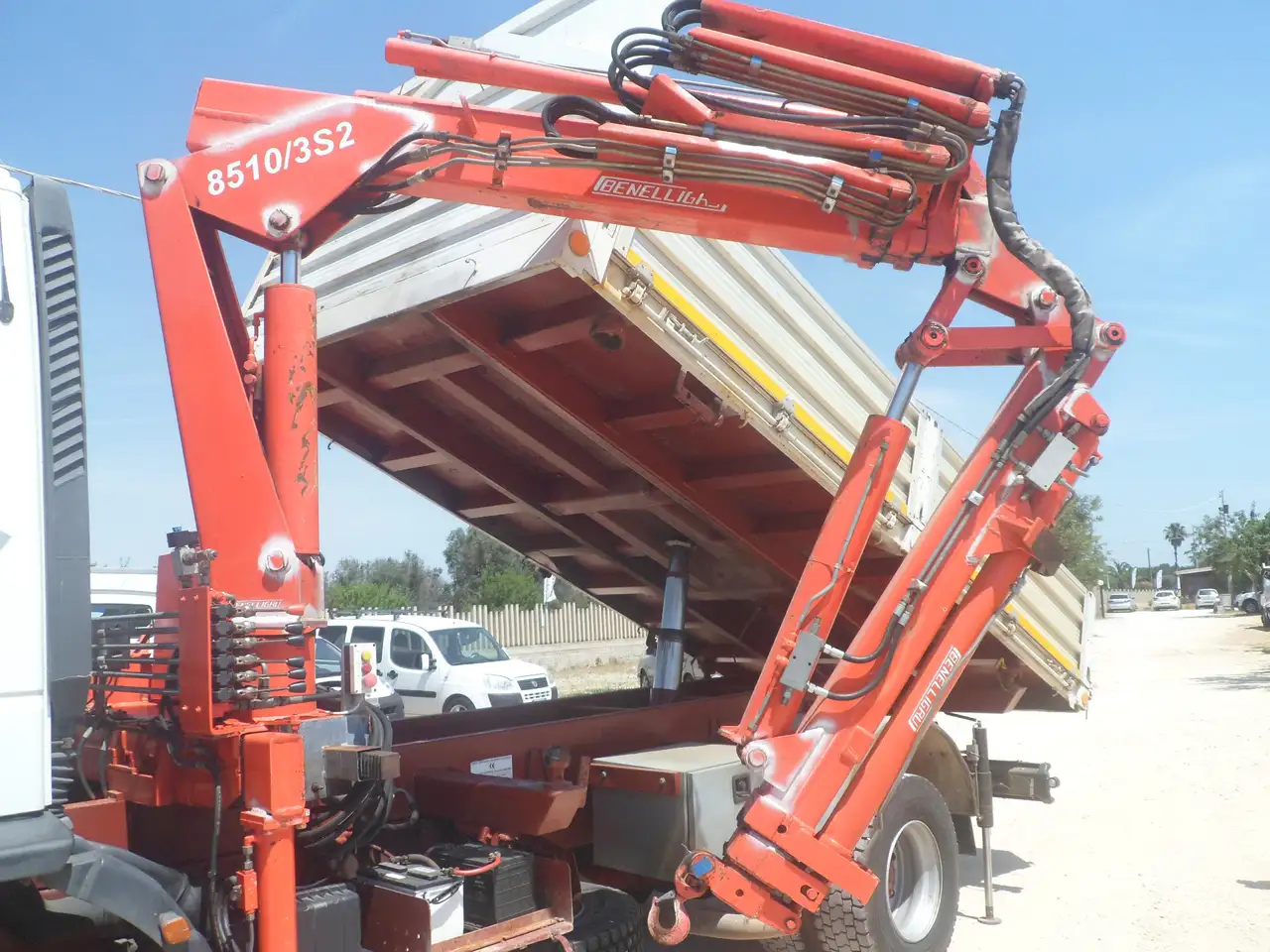 Iveco eurocargo 150e23 ribaltabile con gru, foto 9