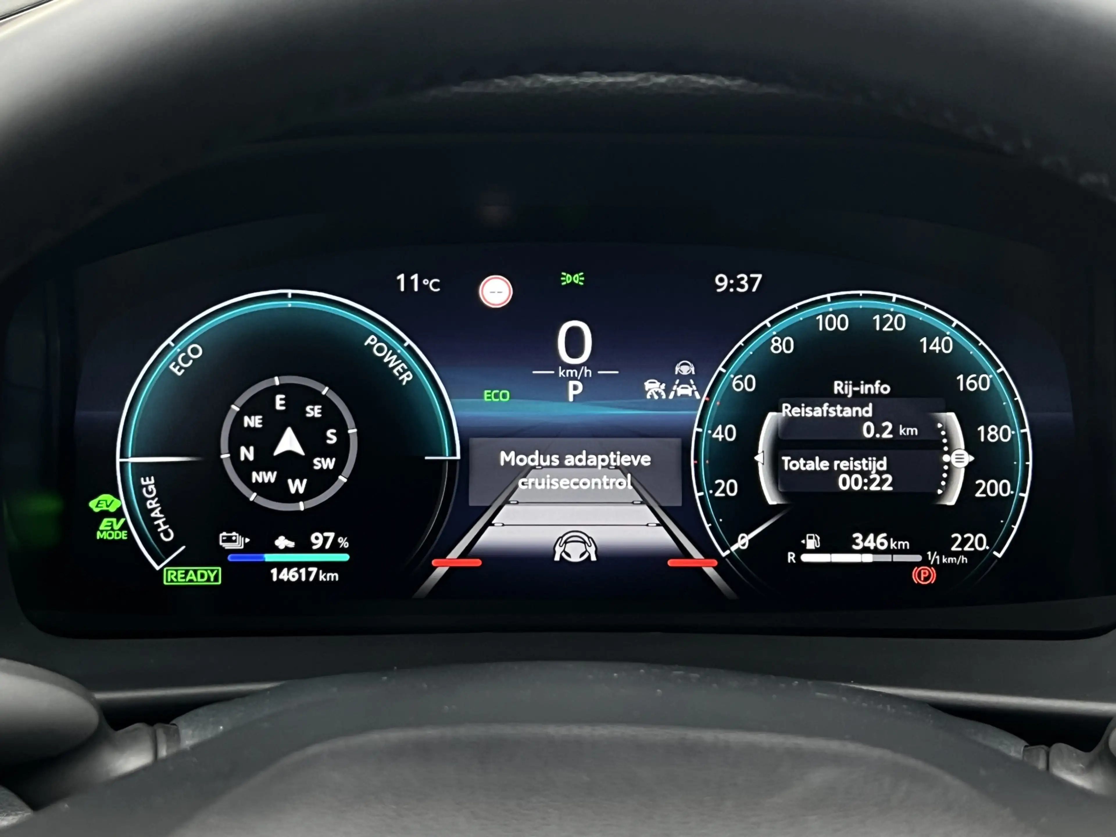 Toyota C-HR 2.0 Plug-in Hybrid 220 Executive | JBL | ACC | Pre — photo 13