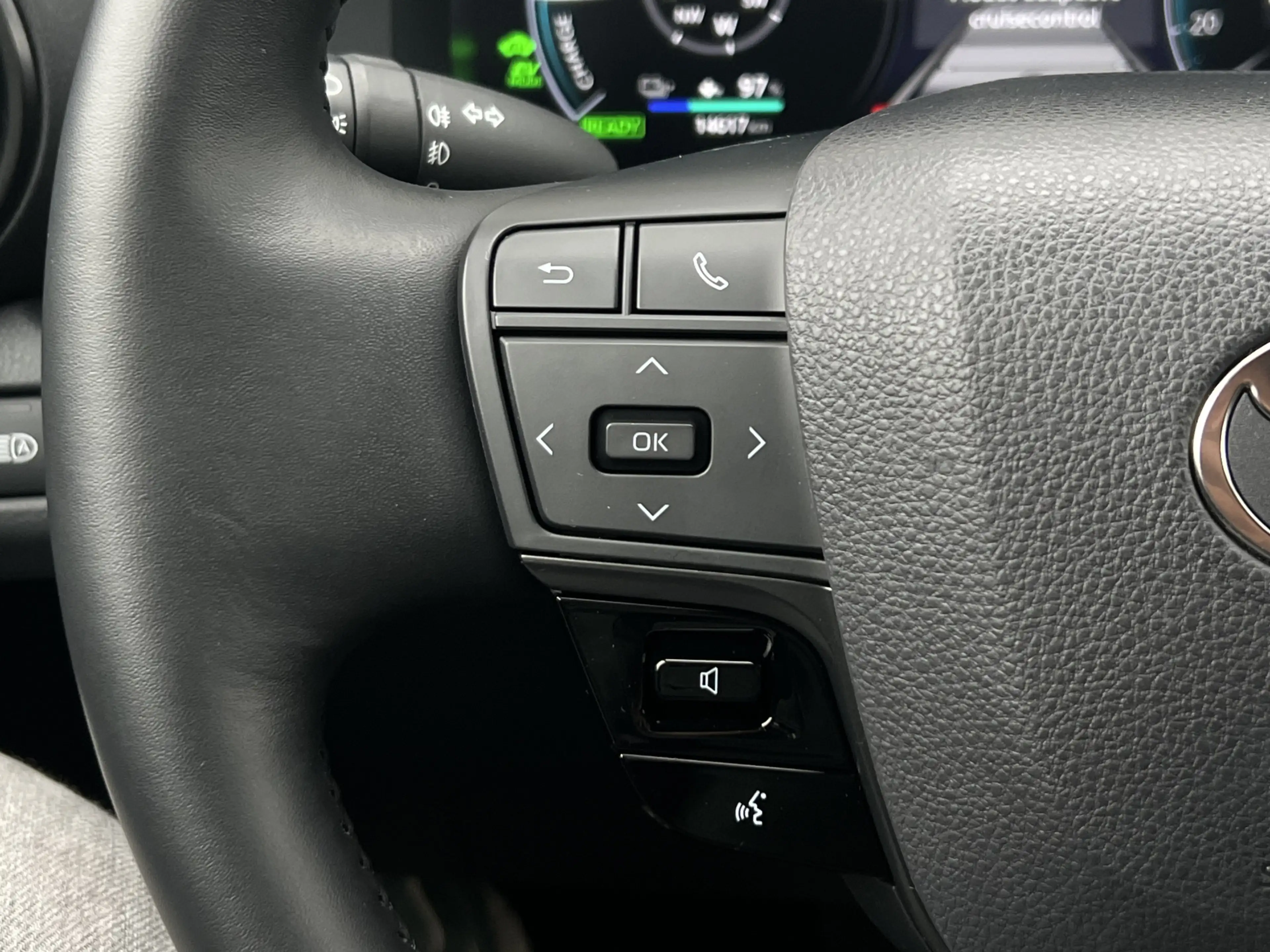 Toyota C-HR 2.0 Plug-in Hybrid 220 Executive | JBL | ACC | Pre — photo 12