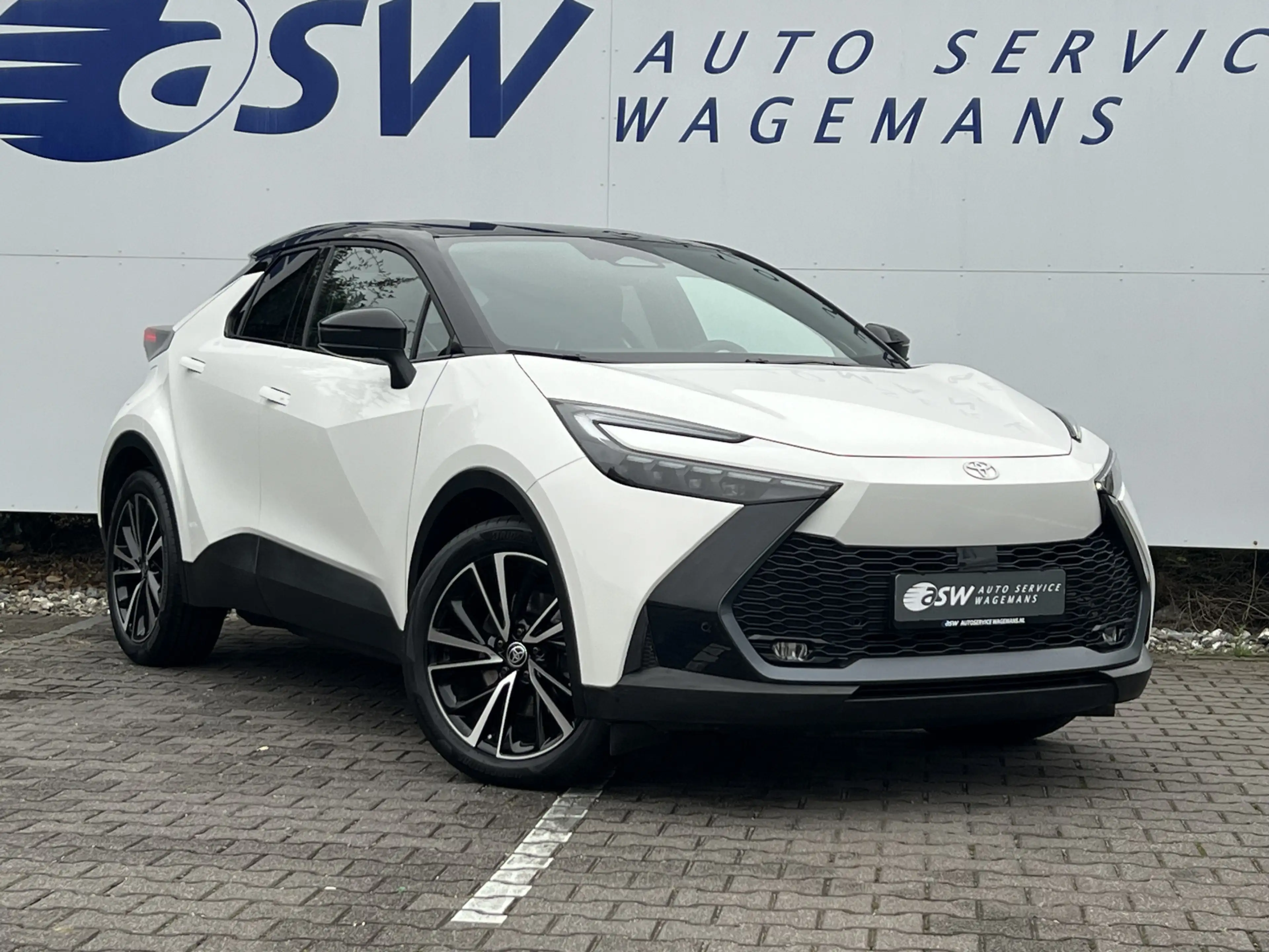 Toyota C-HR 2.0 Plug-in Hybrid 220 Executive | JBL | ACC | Pre — photo 3