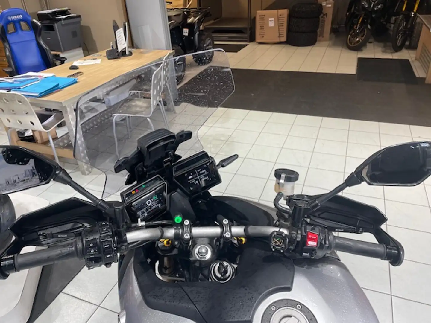 Yamaha Tracer 9 GT Gris - 1