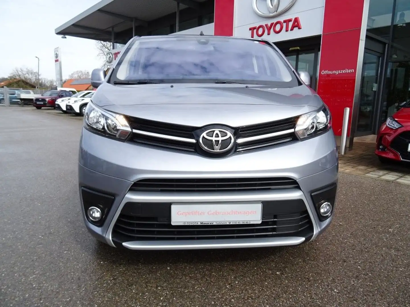 Toyota Proace 2,0-l-D-4D L2 (9-Si.) Verso Shuttle Comfort Silber - 2