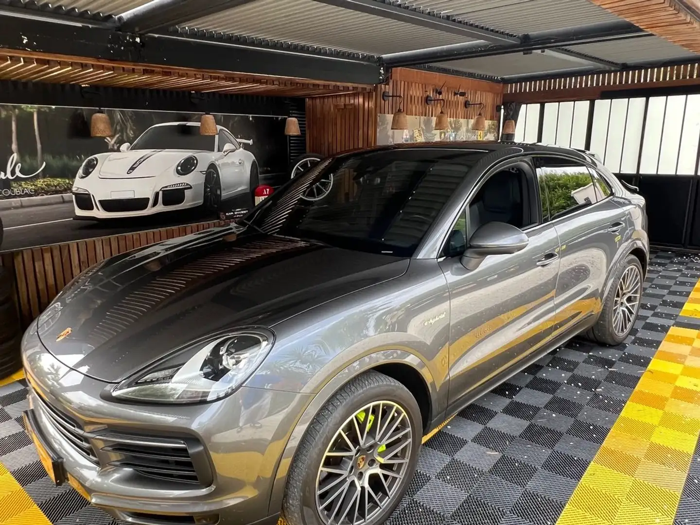 Porsche Cayenne e-hybrid coupe Gris - 1