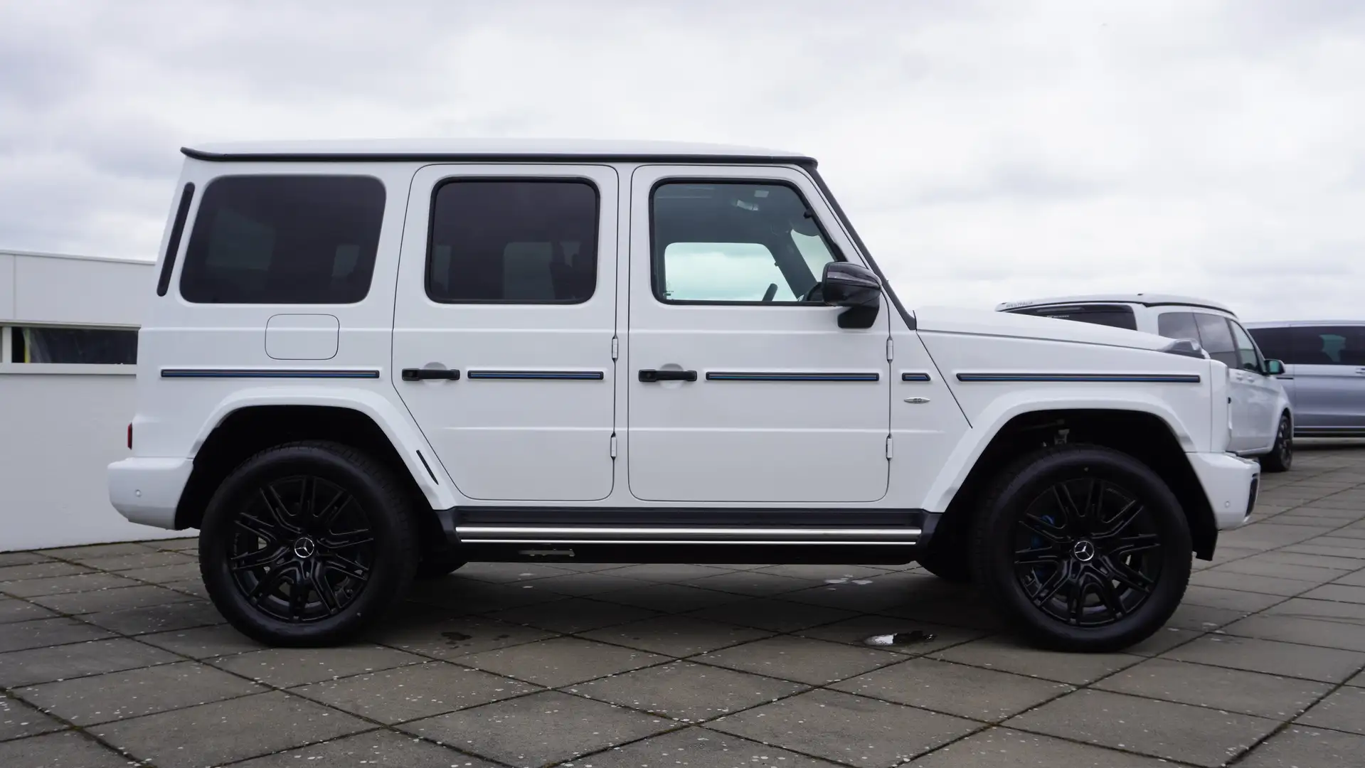 Mercedes-Benz G 580 AMG/PARKEERPAK 360 CAM/20"/NIGHTPAK/RIJASSIST Wit - 2