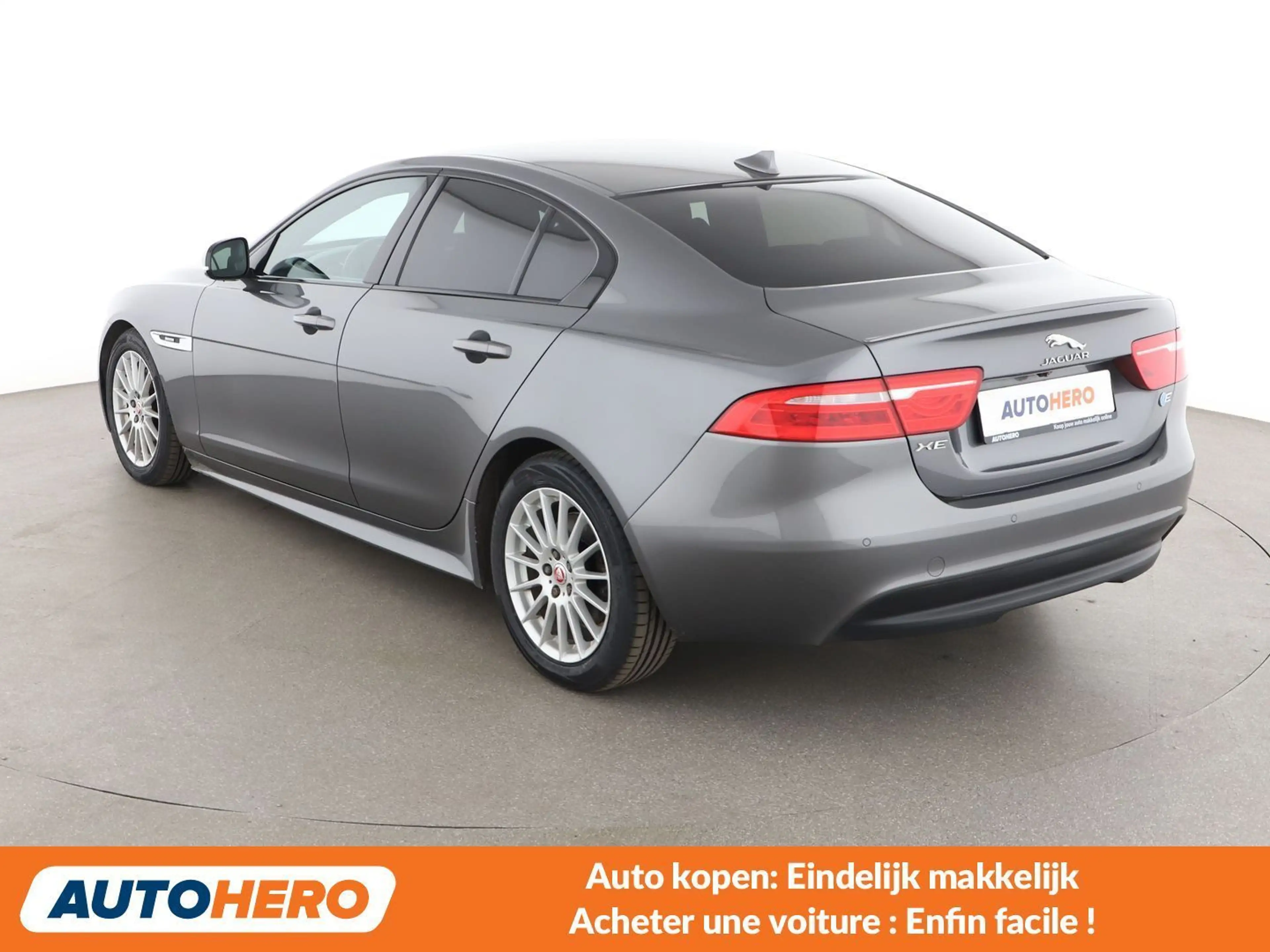 Jaguar XE 20d E-Performance R-Sport — photo 4