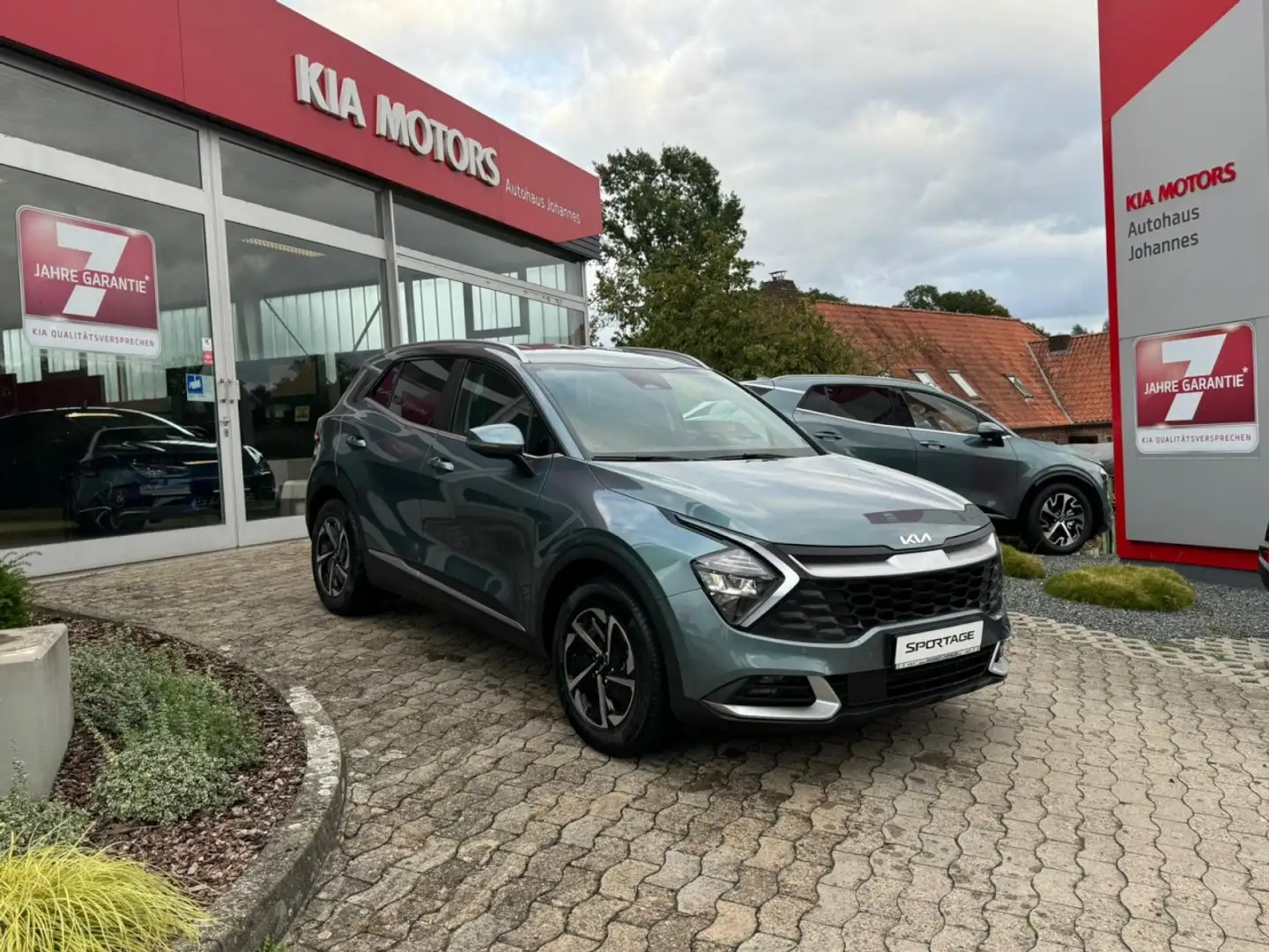 Kia Sportage HEV 1.6 2WD Vision Komfort Klima Navi Gris - 2