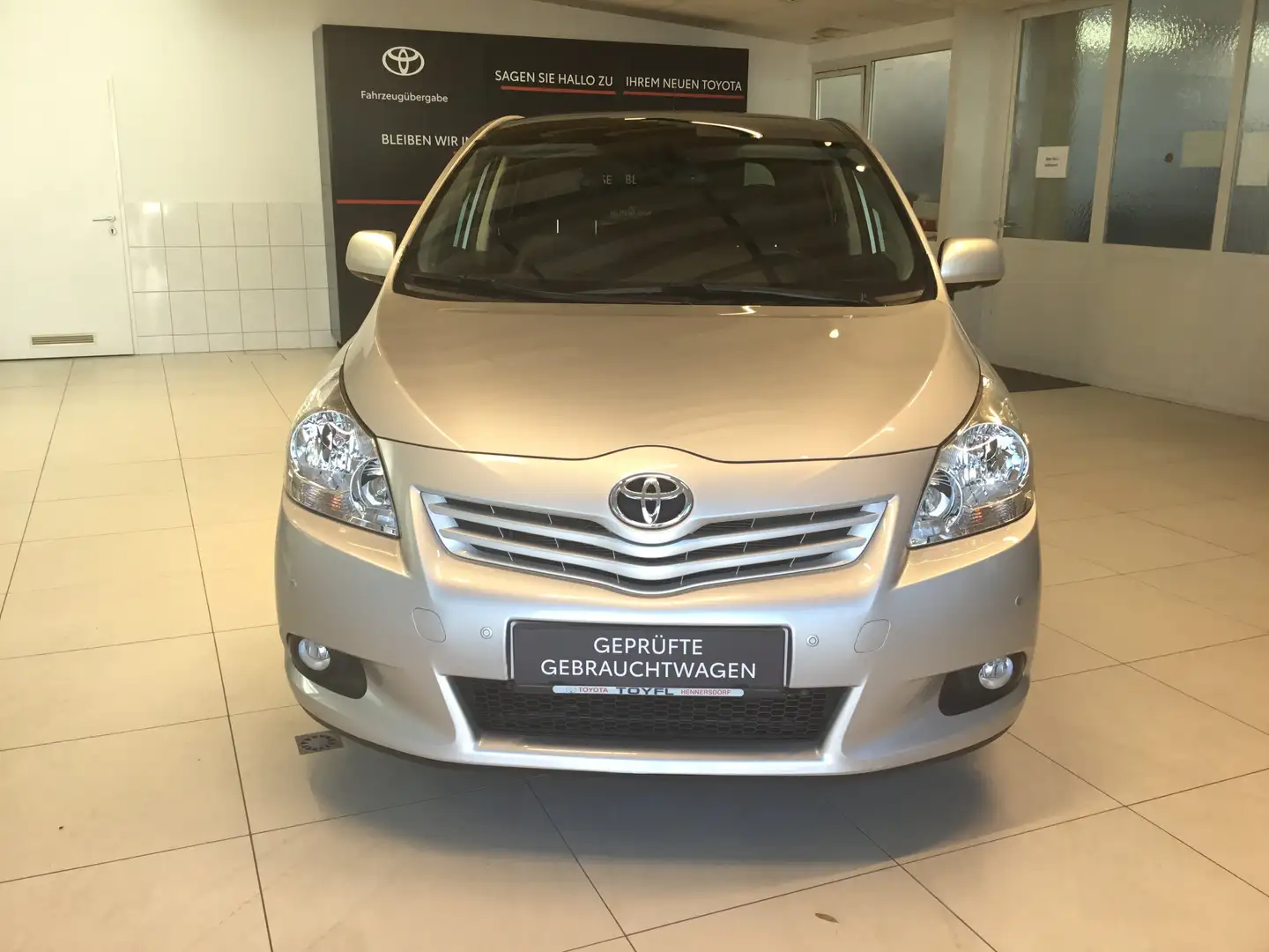Toyota Verso Verso 1,8 Valvematic Comfort MDS Aut. Comfort Argent - 2