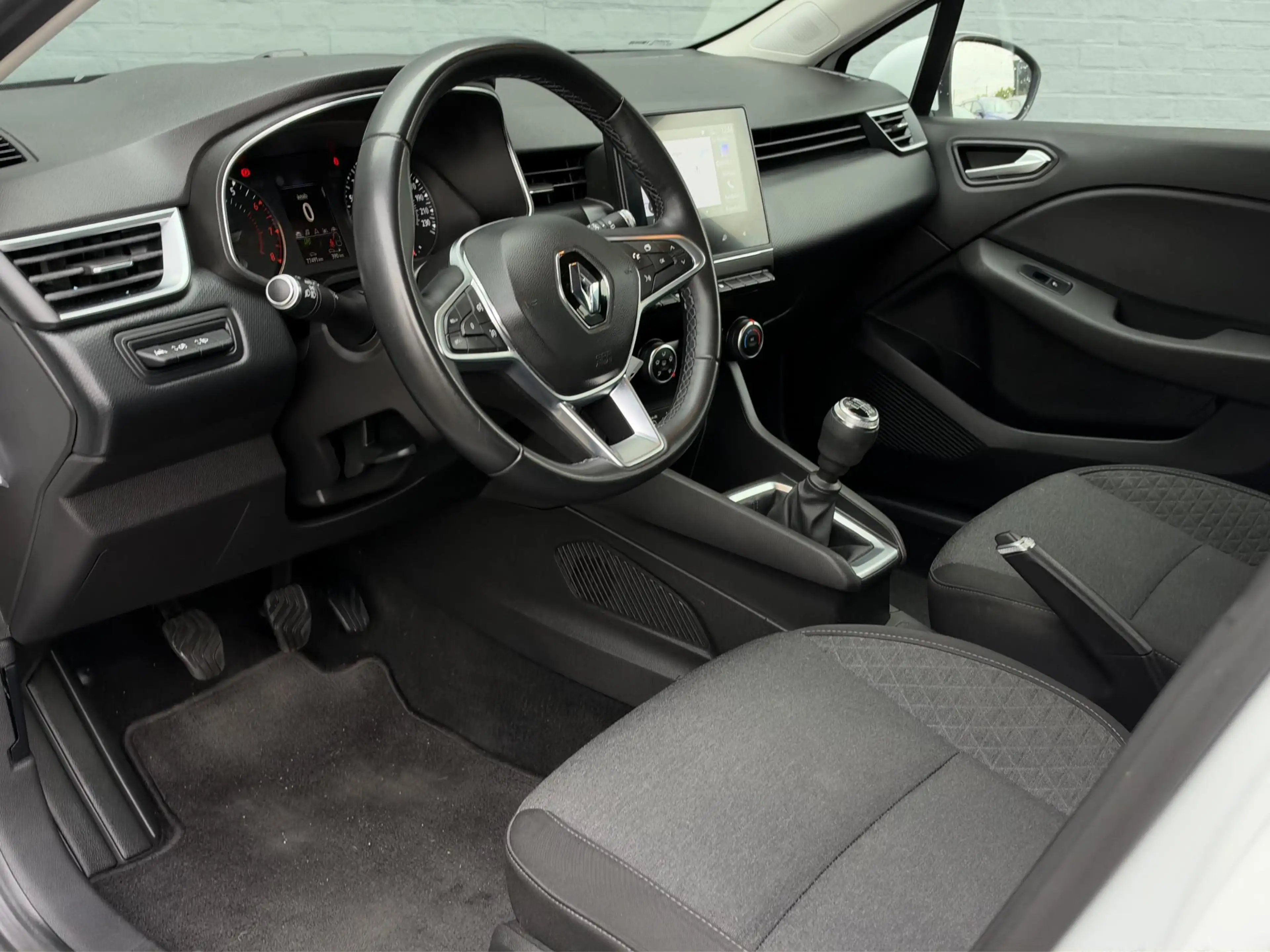 Renault Clio 1.0 TCe Zen All Season Banden | Navigatie | Cruise — photo 12