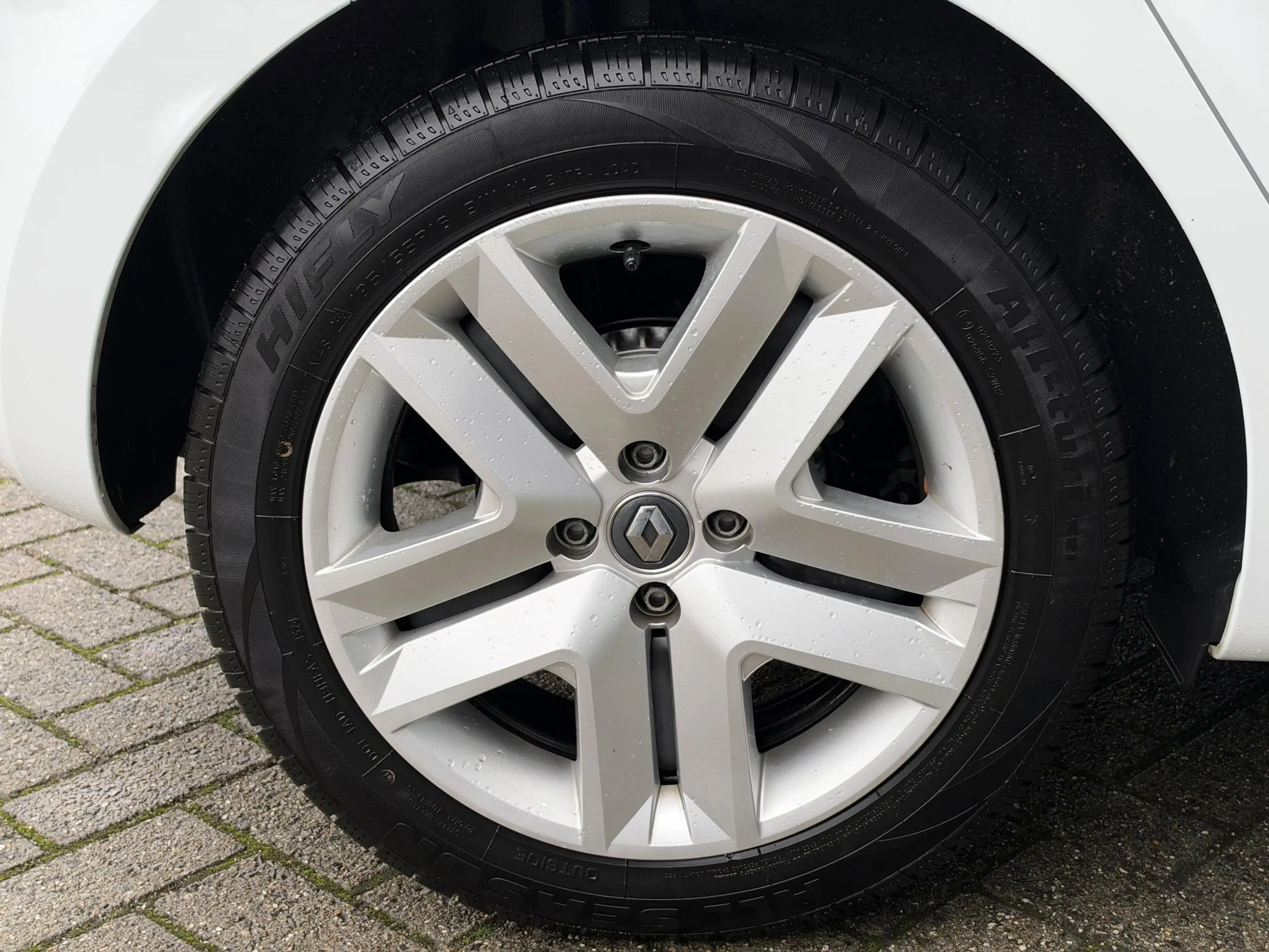 Renault Clio 1.0 TCe Zen All Season Banden | Navigatie | Cruise — photo 10