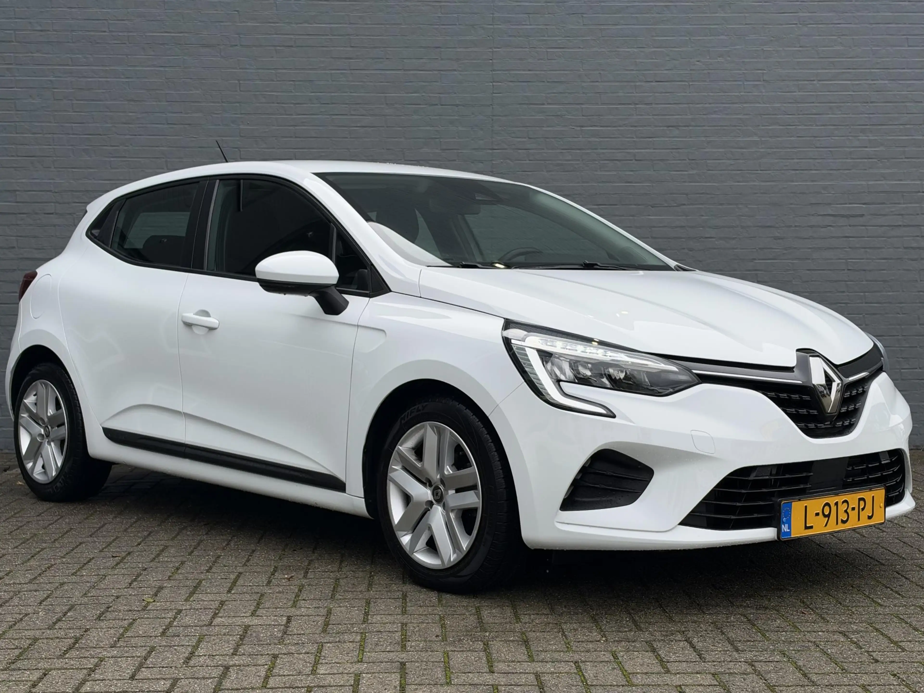 Renault Clio 1.0 TCe Zen All Season Banden | Navigatie | Cruise — photo 4