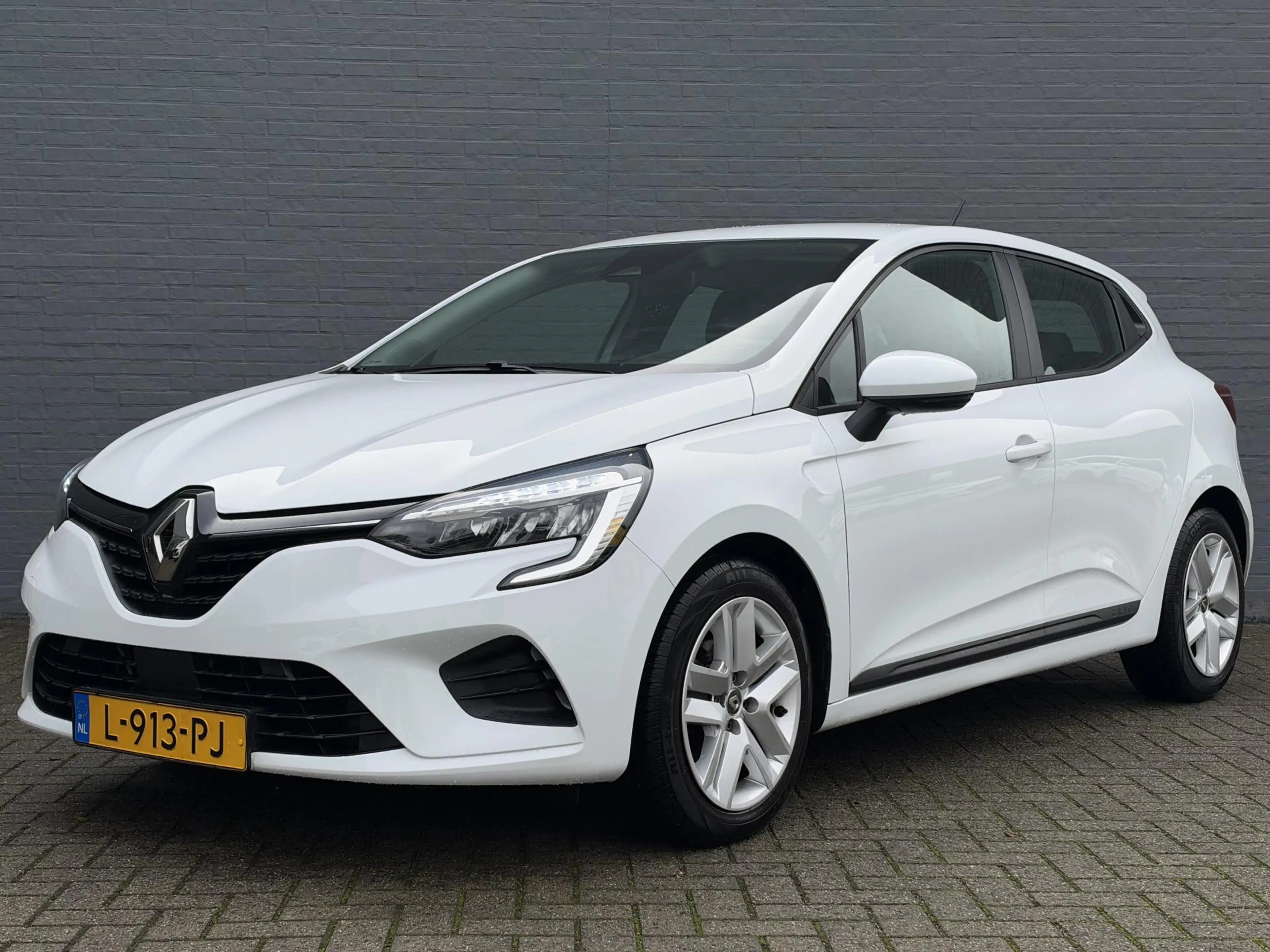 Renault Clio 1.0 TCe Zen All Season Banden | Navigatie | Cruise — photo 2