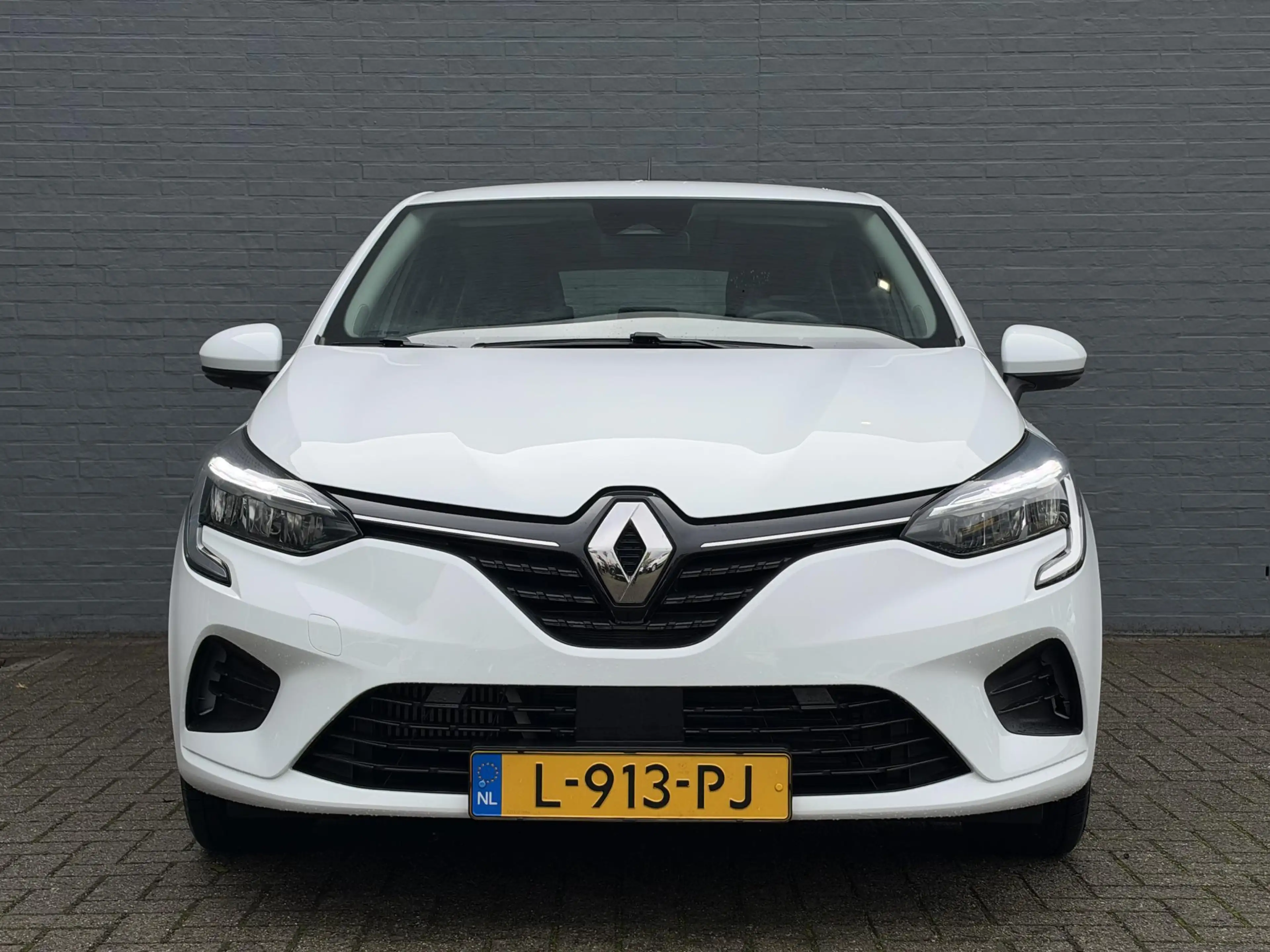 Renault Clio 1.0 TCe Zen All Season Banden | Navigatie | Cruise — photo 3