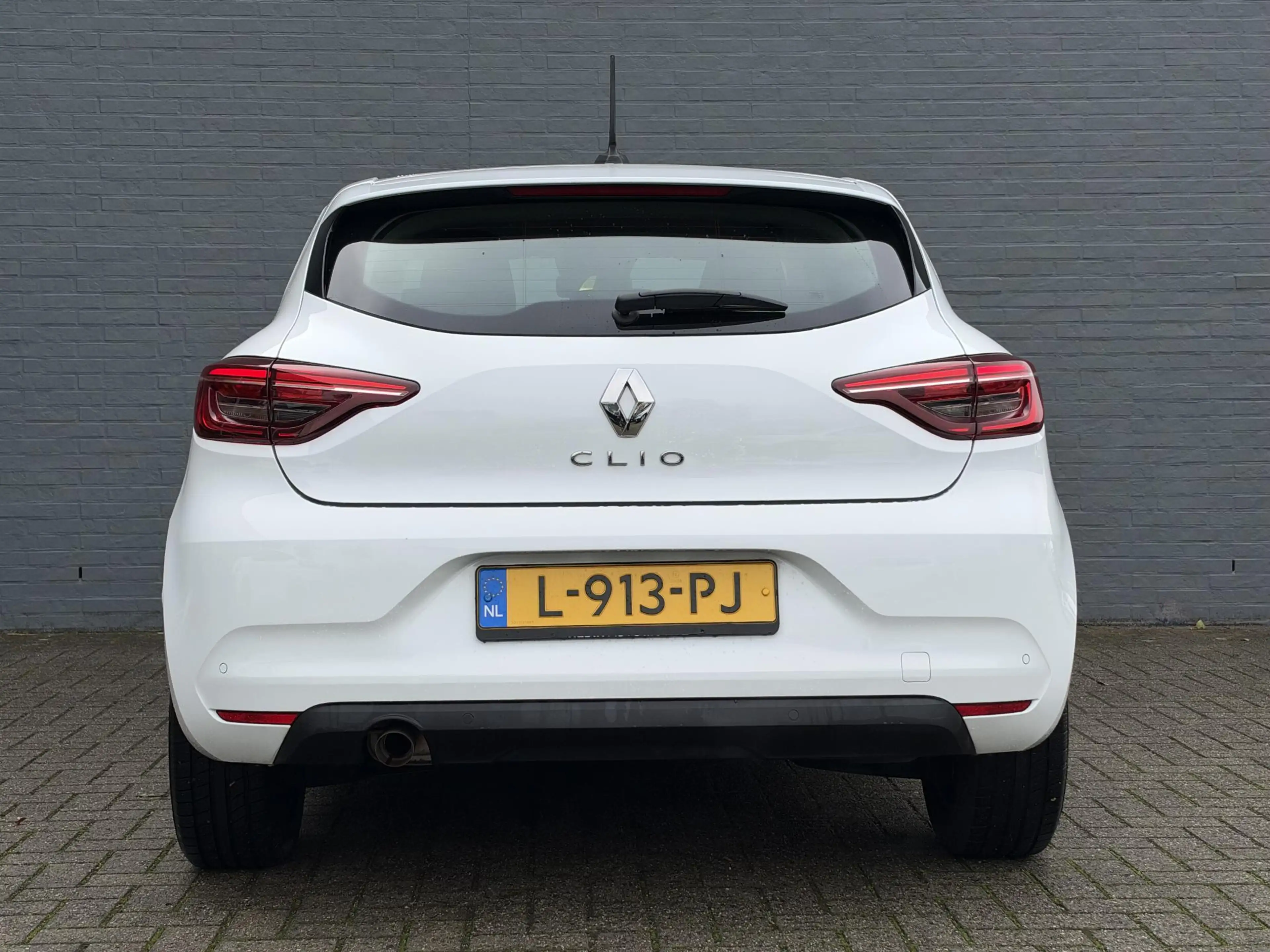 Renault Clio 1.0 TCe Zen All Season Banden | Navigatie | Cruise — photo 7