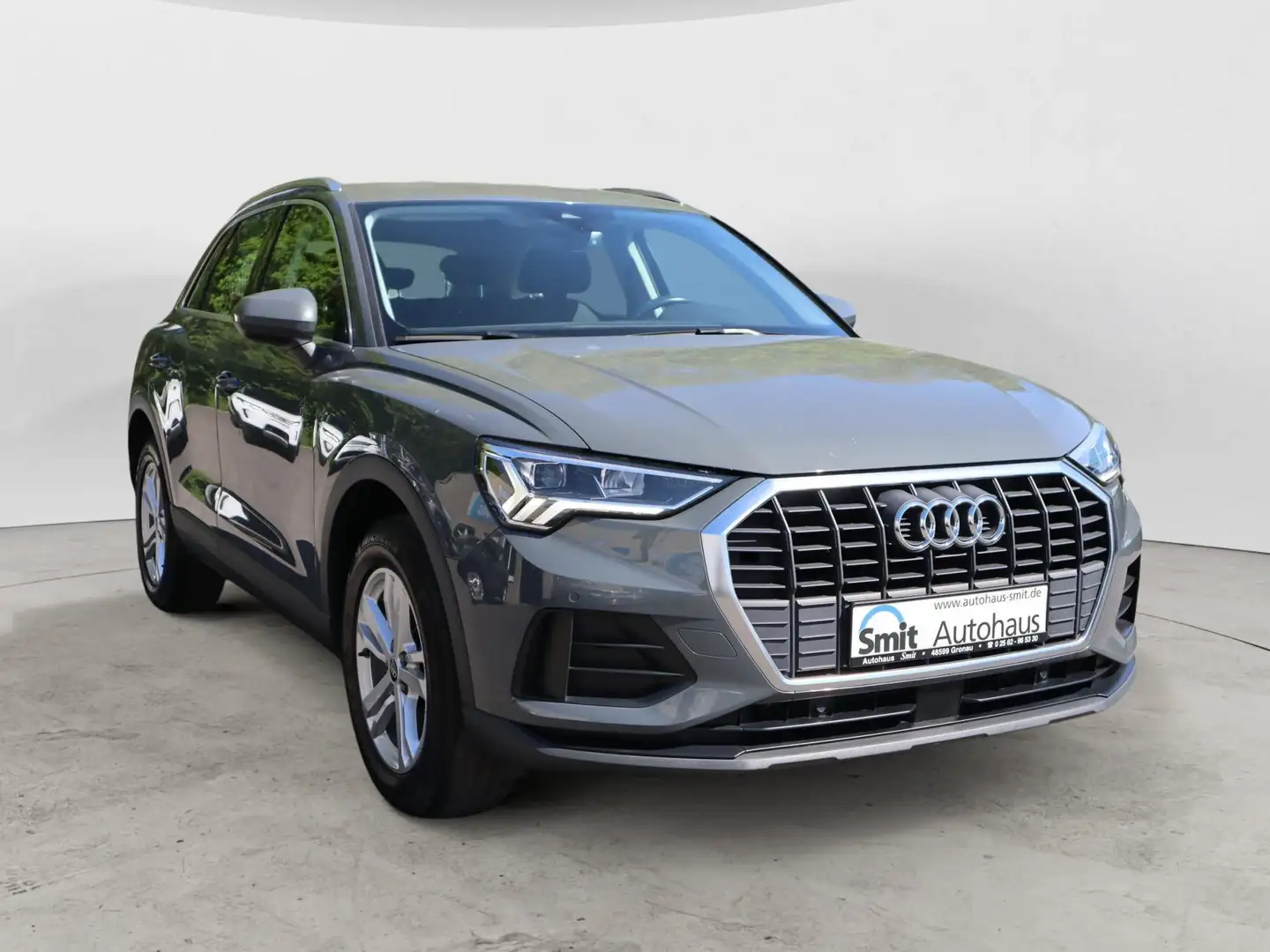 Audi Q3 Q3 1.5 TFSI LED/ Dynamic Blinker/ Kamera/ Virtual Gris - 1