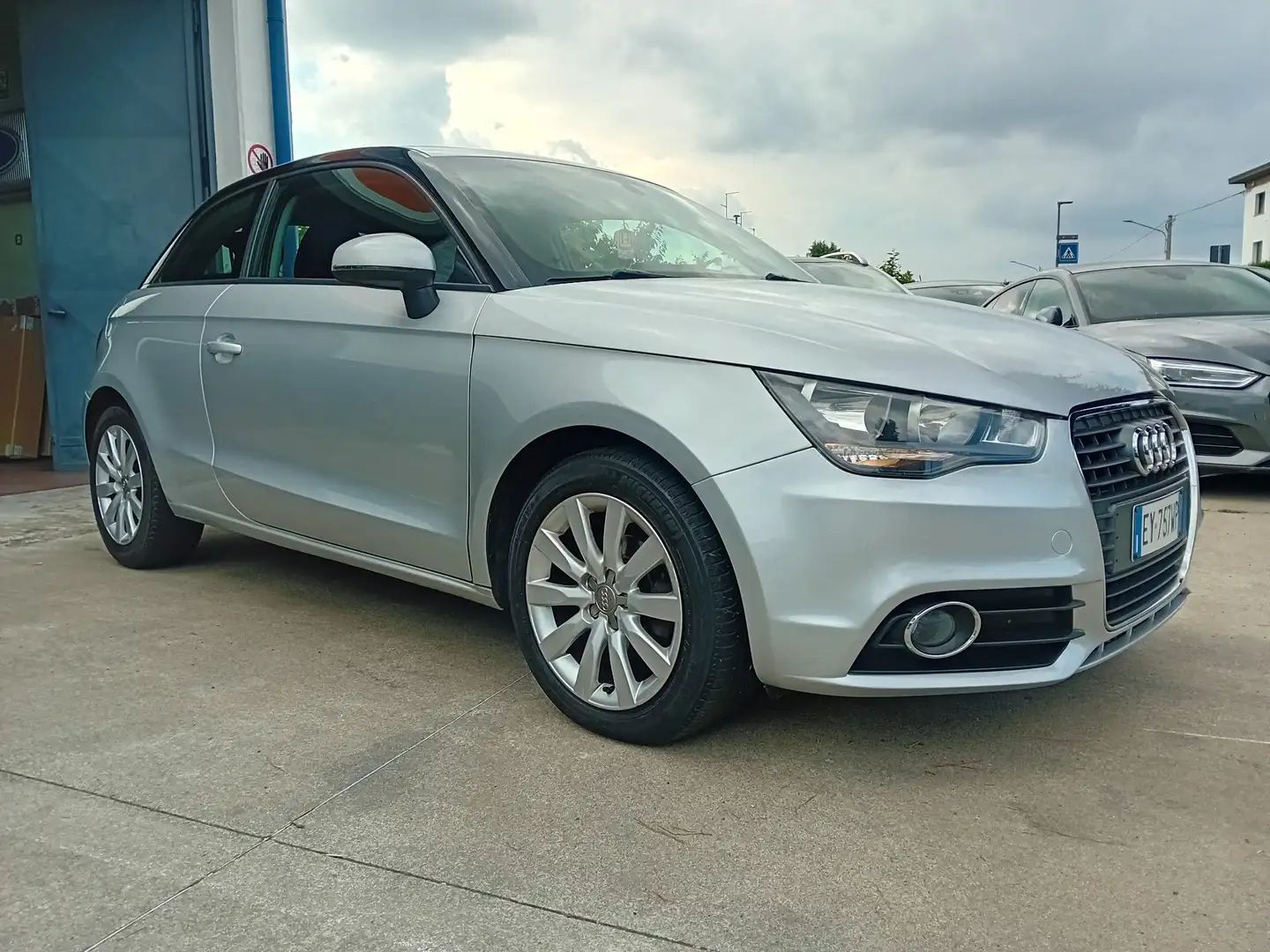 Audi A1 A1 1.2 tfsi Ambition c/clima Argent - 2