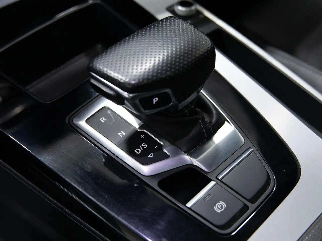Audi Q5 снимка Audi Q5