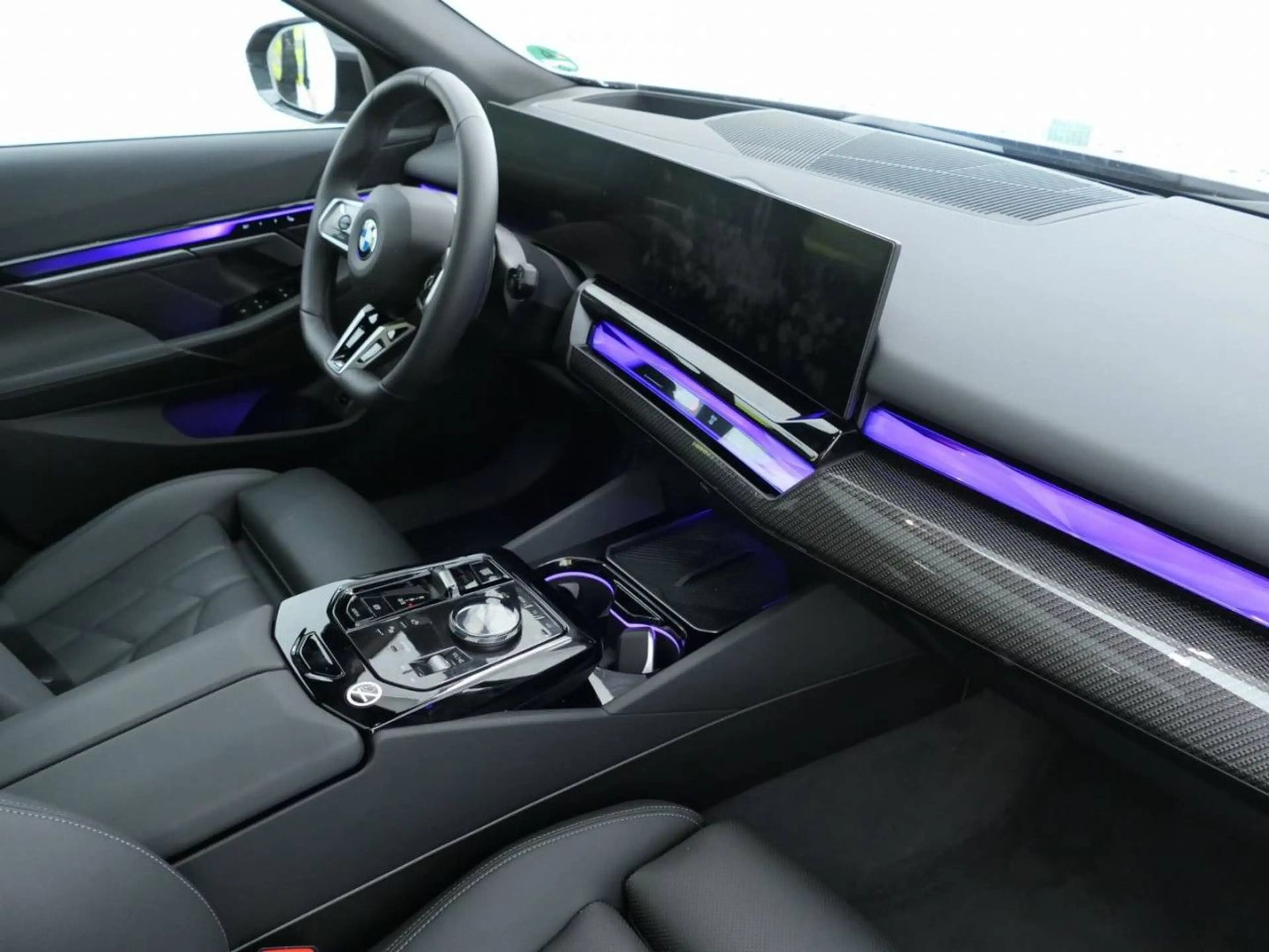 BMW 520 d xDr.T. M Sport Standh.PanoD.AHK Sitzbel.20" — photo 8