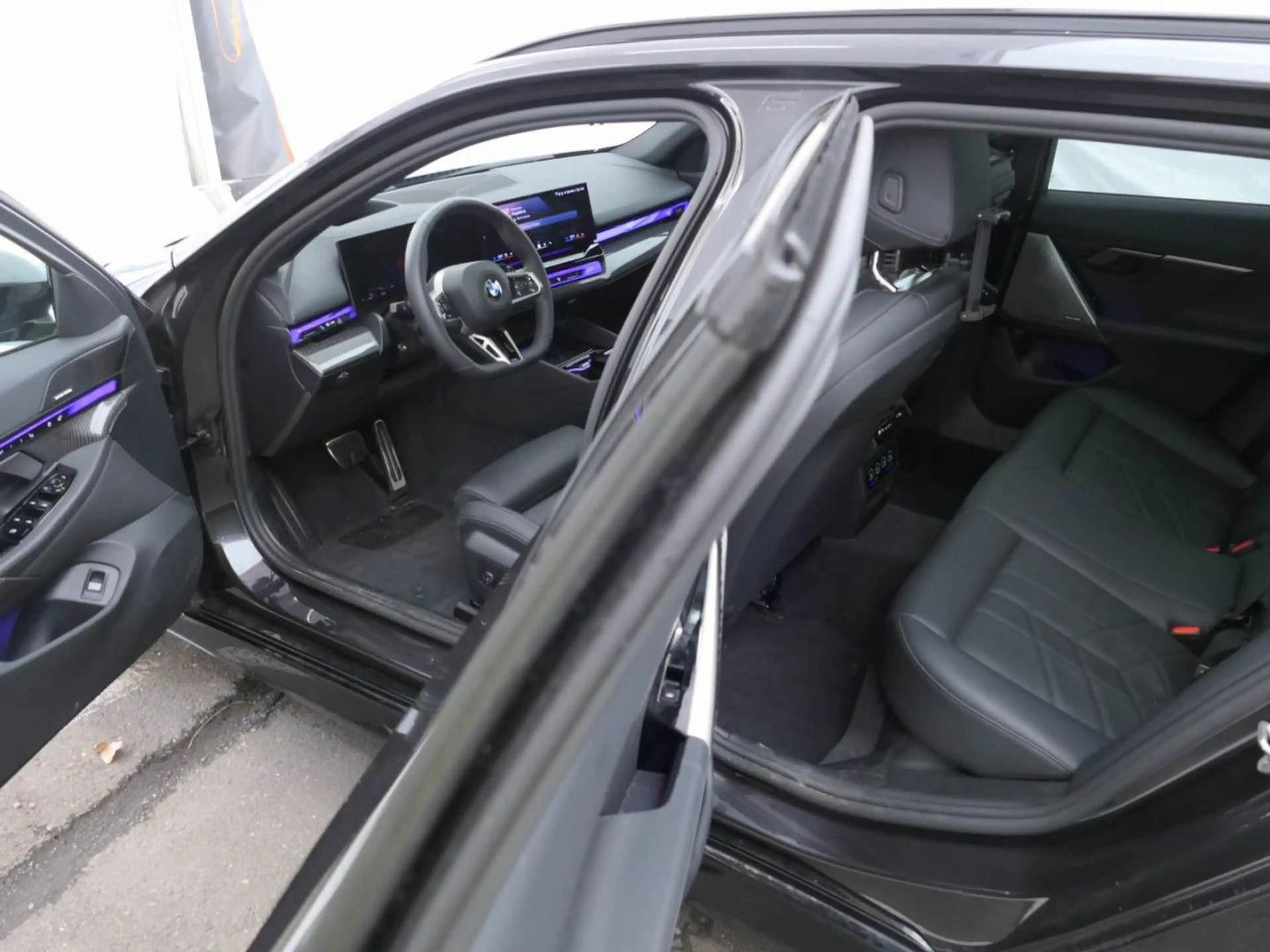 BMW 520 d xDr.T. M Sport Standh.PanoD.AHK Sitzbel.20" — photo 7