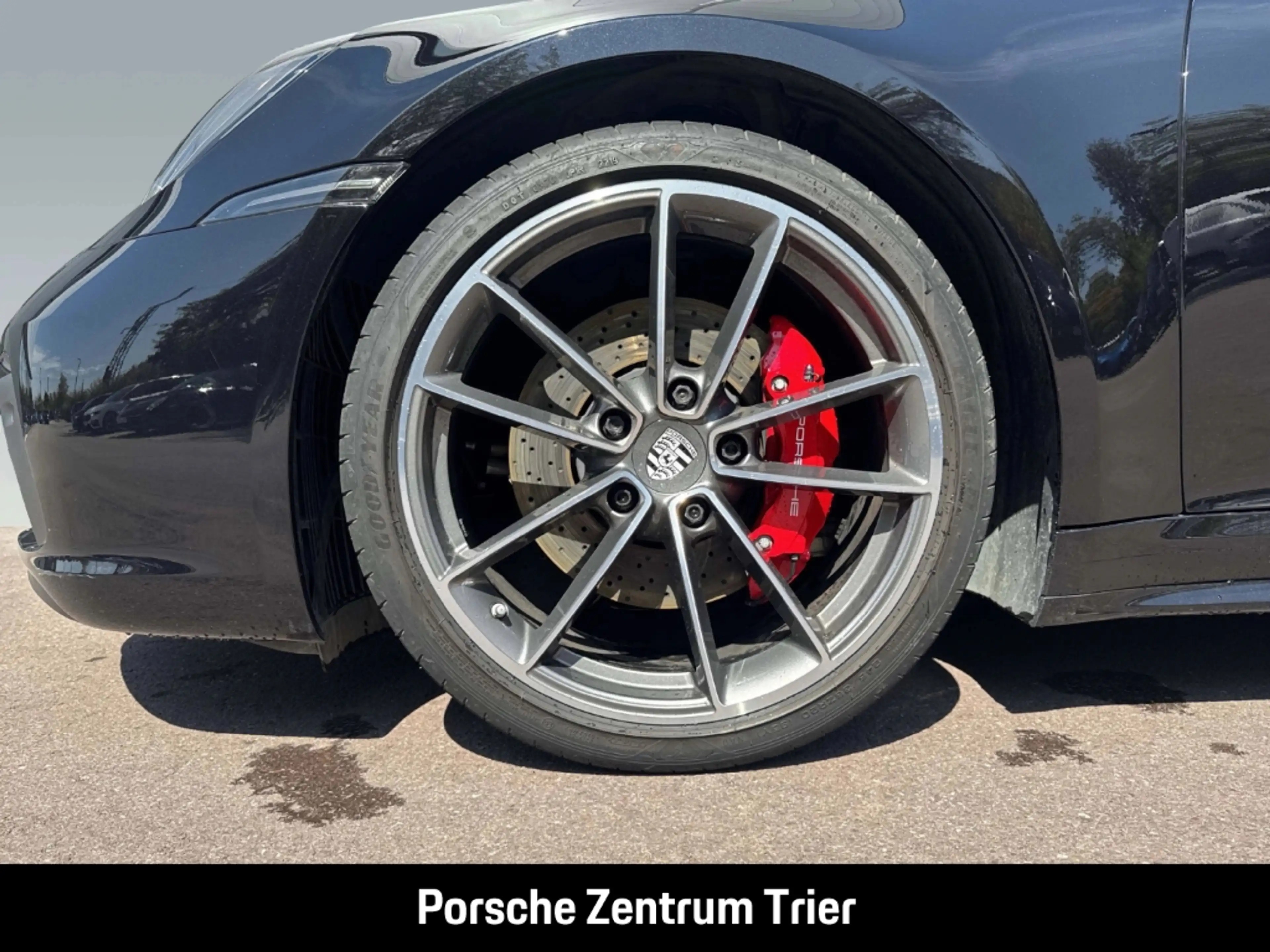 Porsche 992 (911) Carrera 4S Cabriolet — photo 8