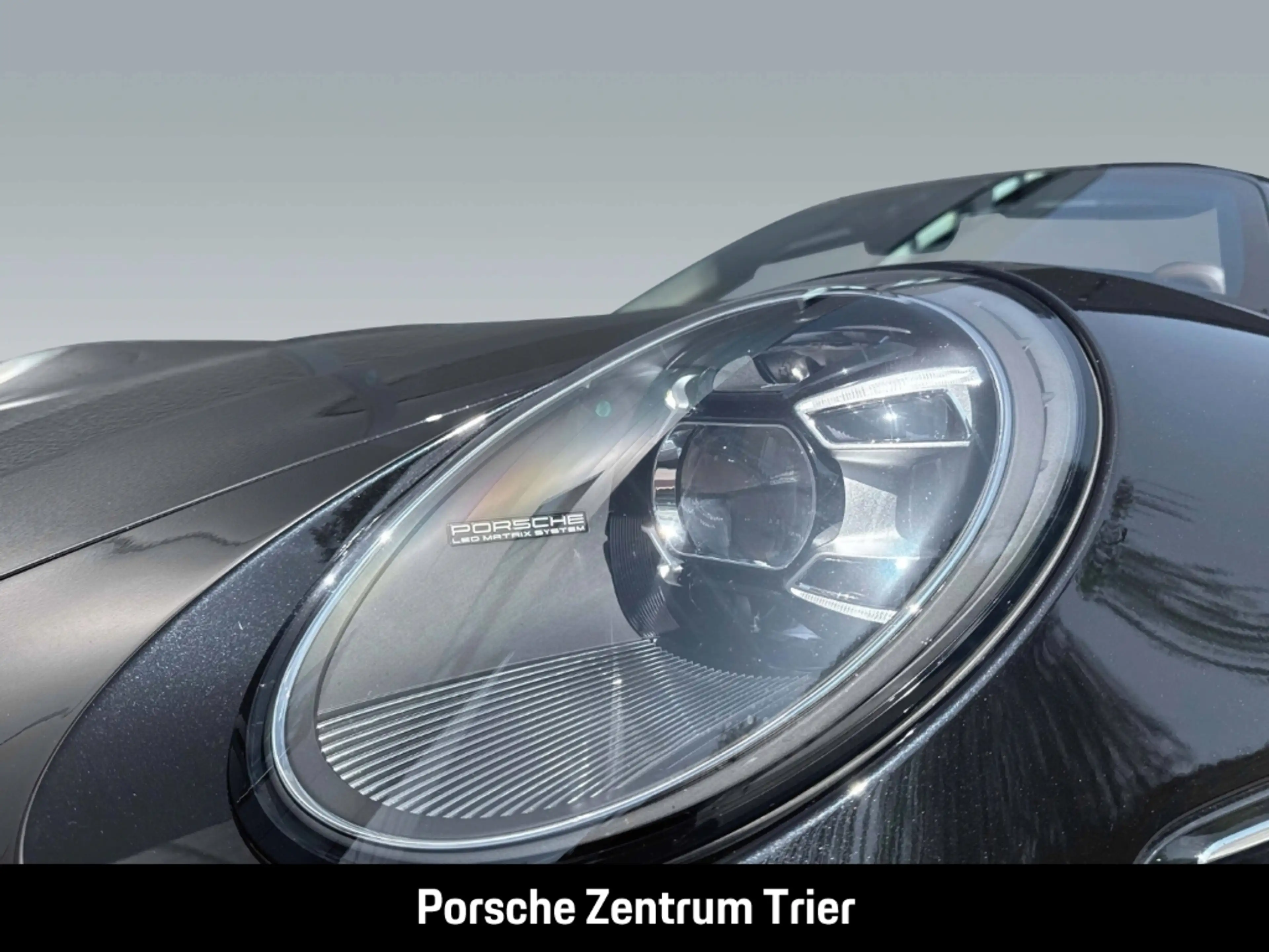 Porsche 992 (911) Carrera 4S Cabriolet — photo 11