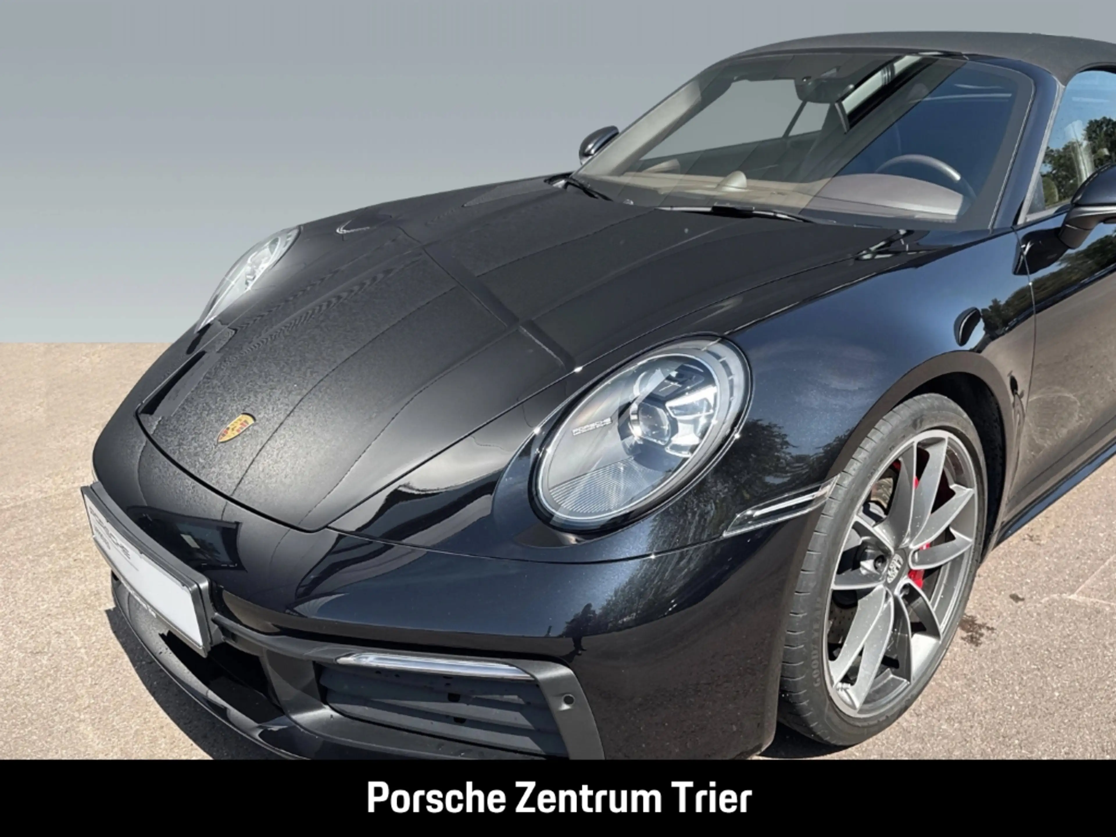 Porsche 992 (911) Carrera 4S Cabriolet — photo 9