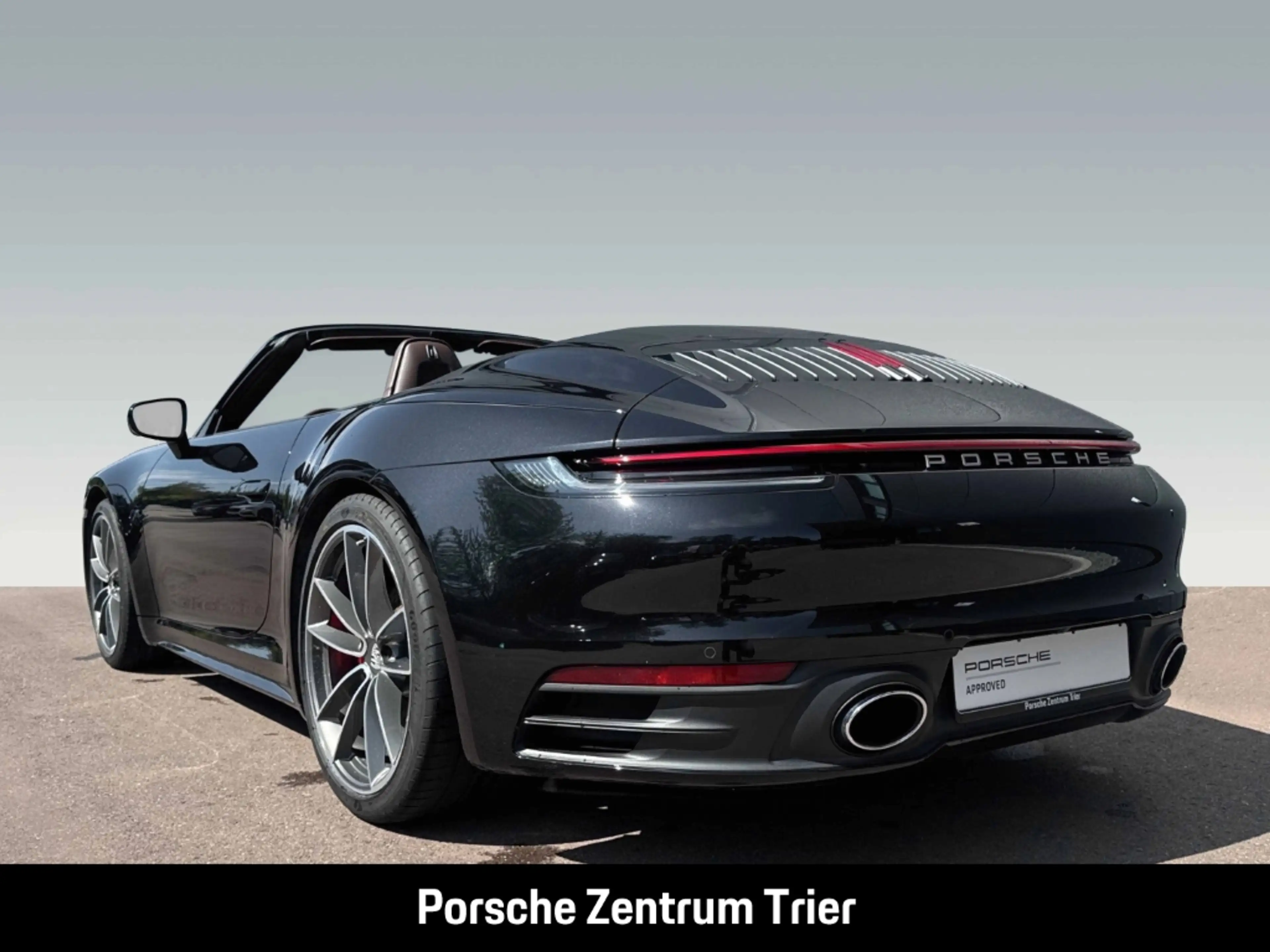 Porsche 992 (911) Carrera 4S Cabriolet — photo 3