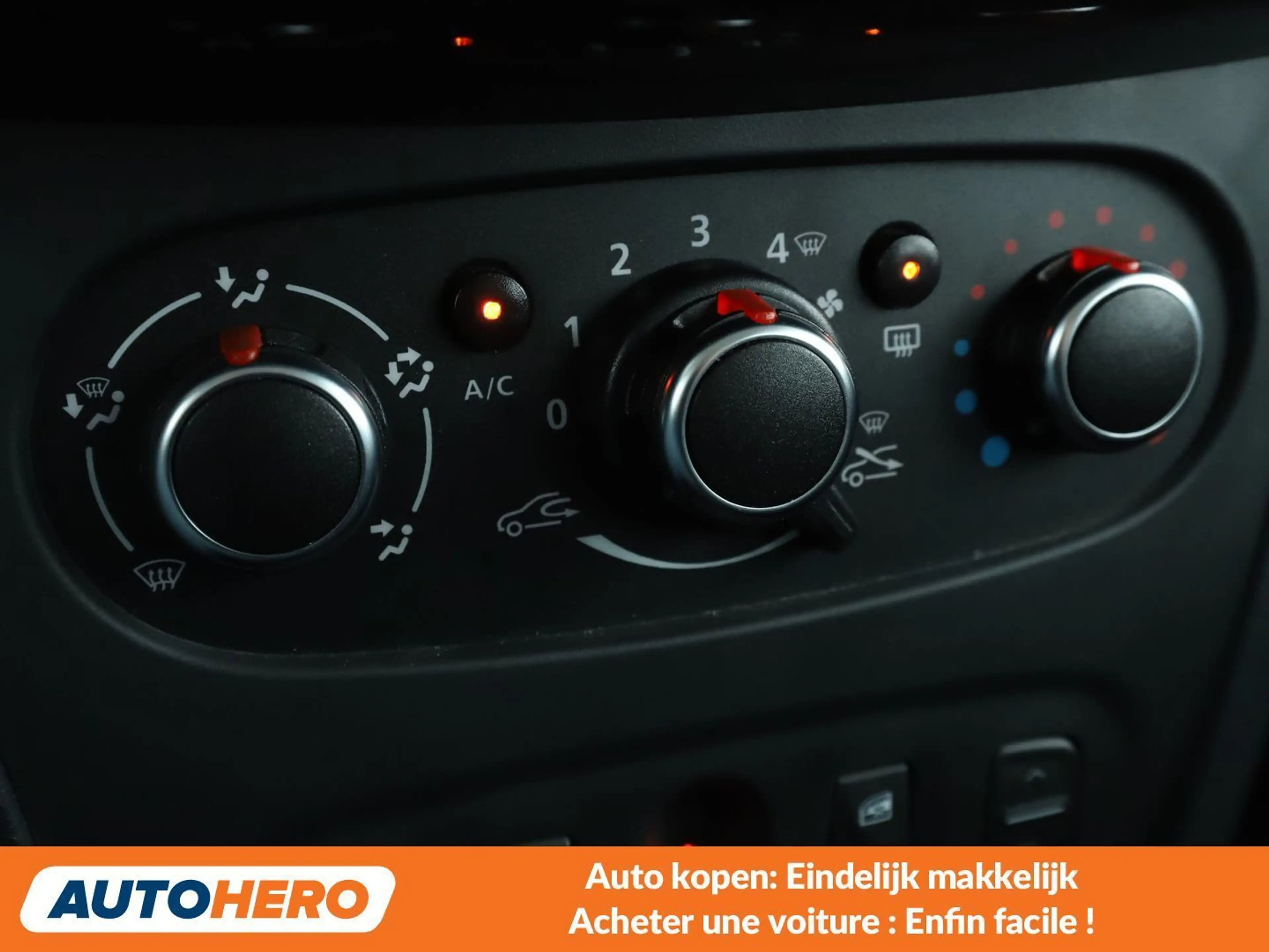 Dacia Logan 0.9 TCe Ambiance — photo 10